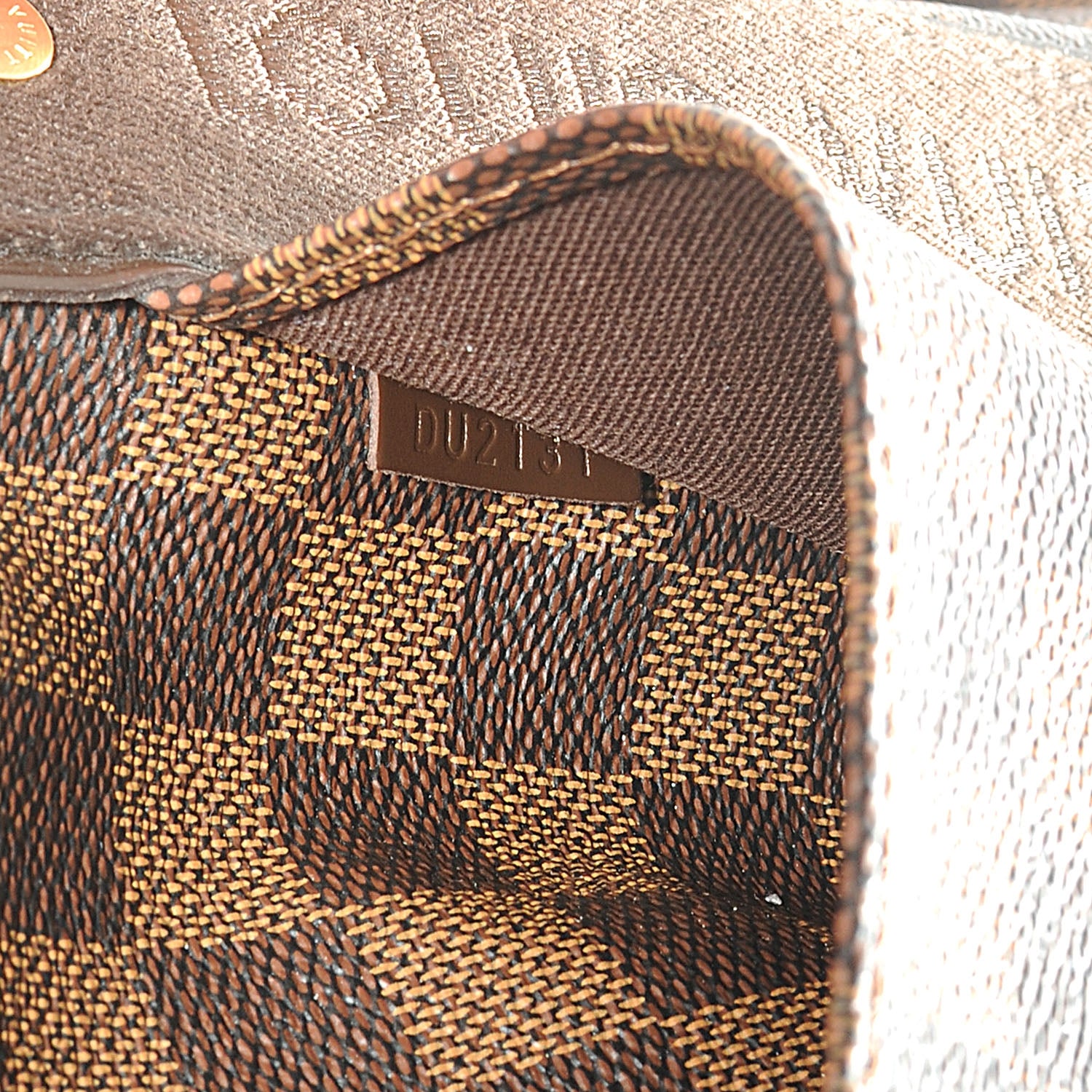 Louis Vuitton Damier Weekender Beaubourg GM 7 of 7