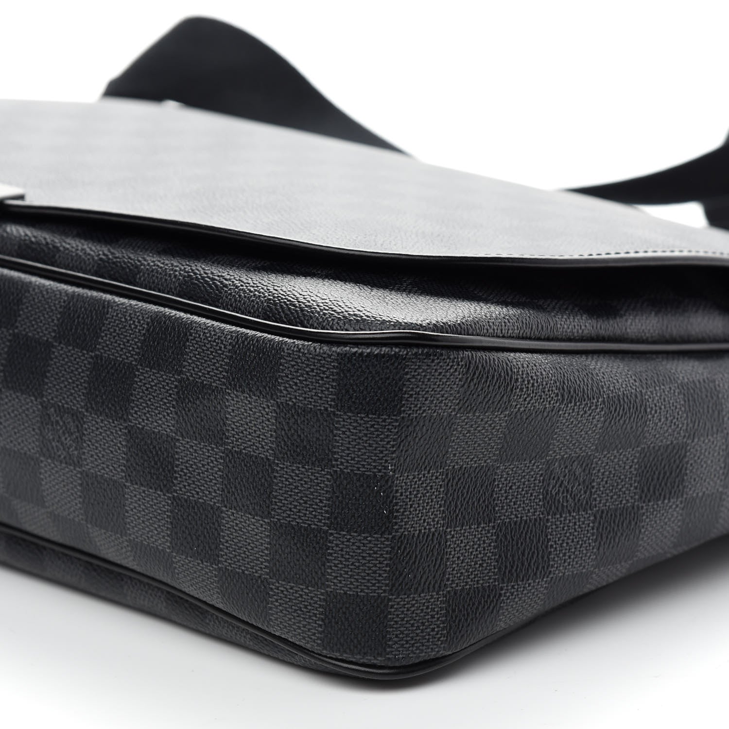 Louis Vuitton Damier Graphite Daniel GM 8 of 9