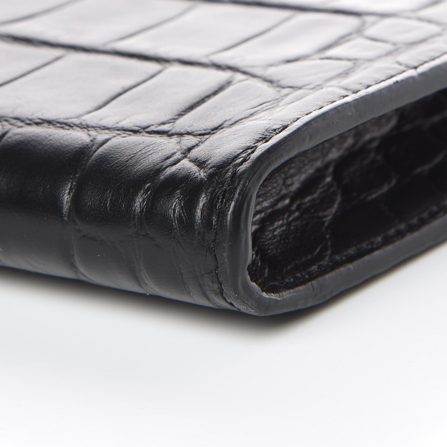Calfskin Crocodile Embossed Knuckle Flat Clutch Black Gold
