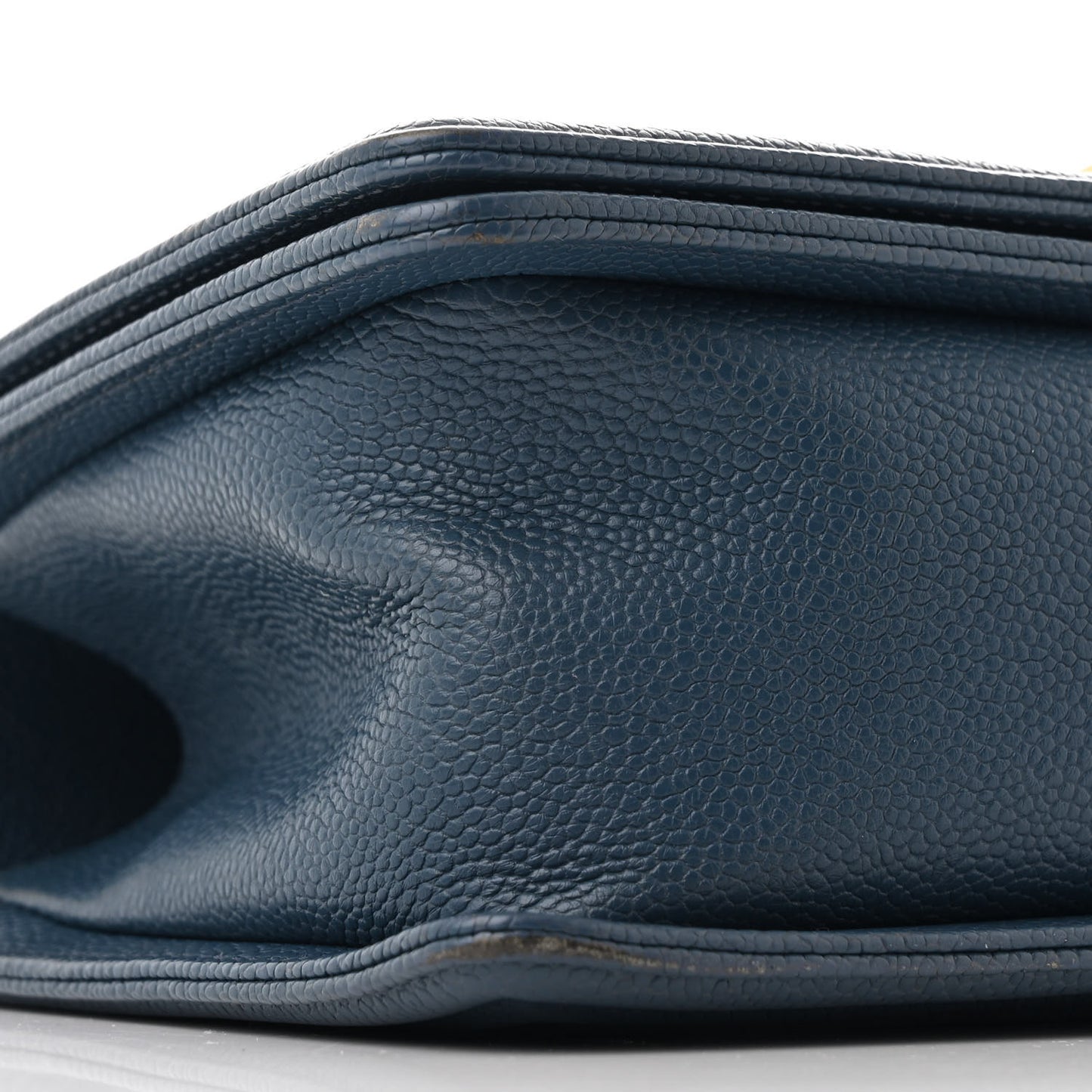 Caviar Quilted Medium Boy Flap Navy