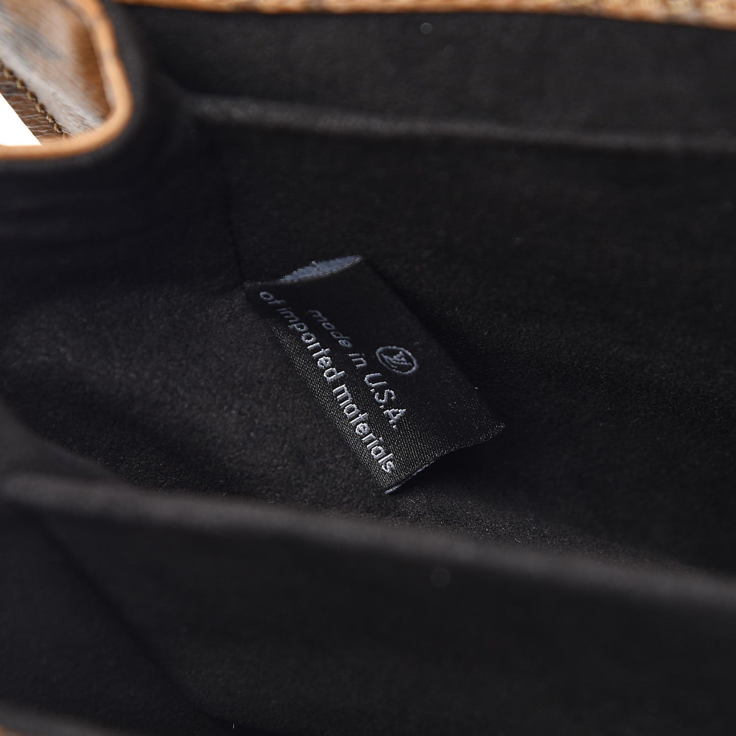 Reverse Monogram Pochette Metis
