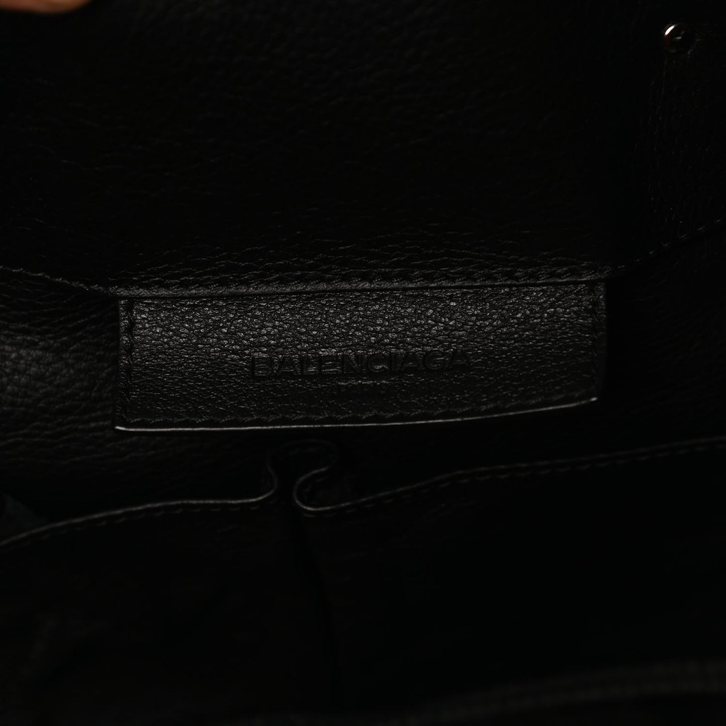 Supple Calfskin Papier A4 Zip Around Tote Black