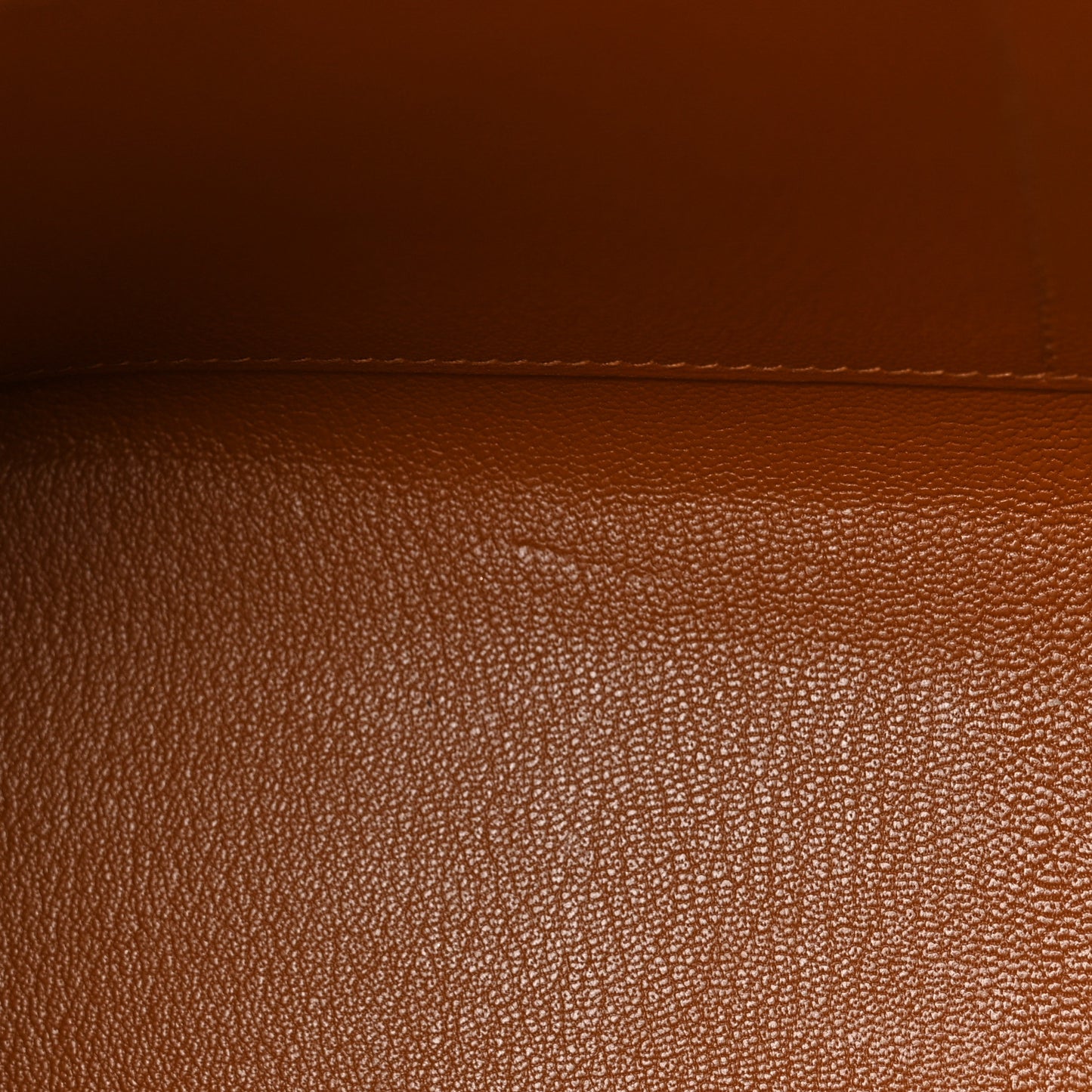 Epsom Chevre Mysore Sombrero Kellygraphie Lettre H Kelly Sellier 28 Capucine Gold Bordeaux