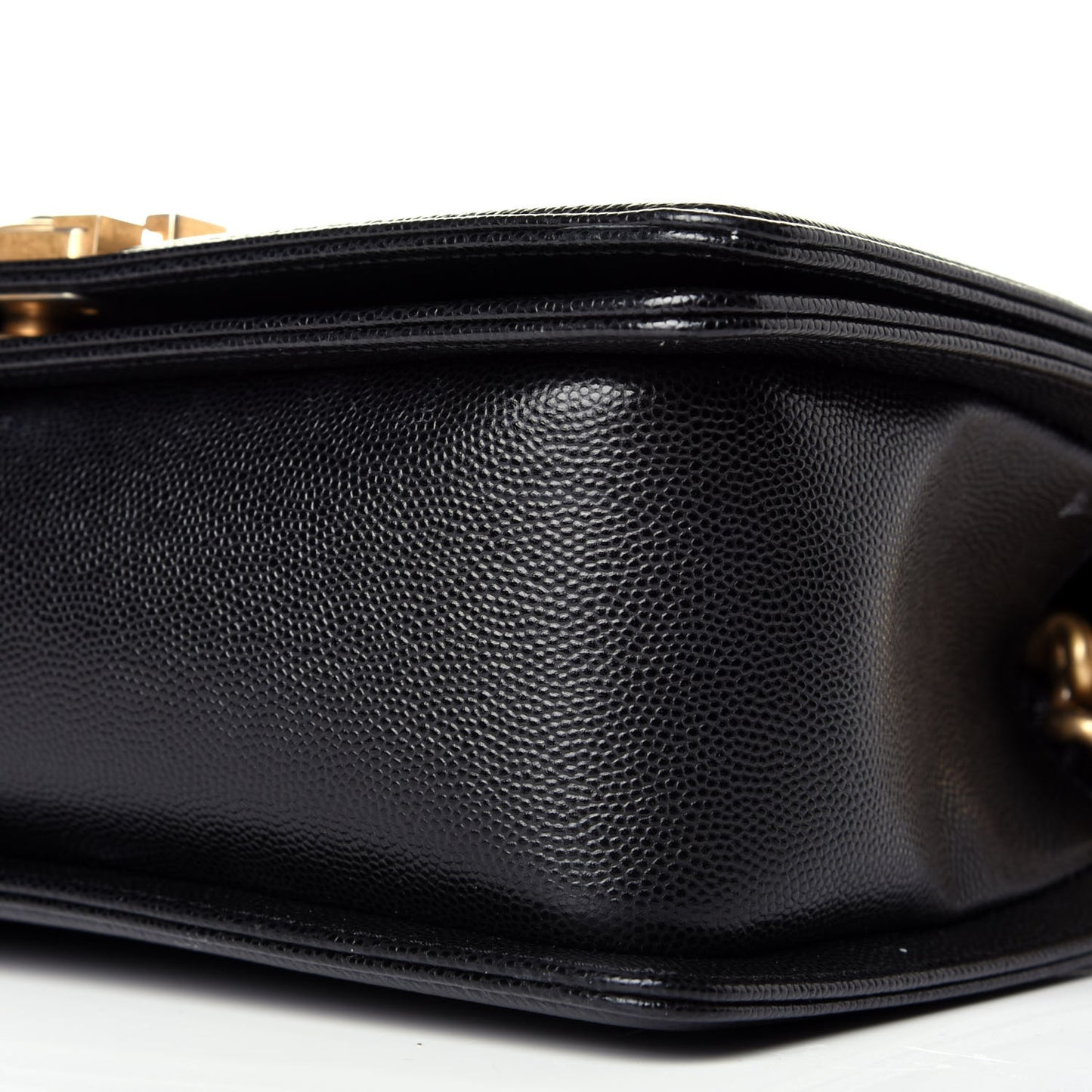 Caviar Quilted Medium Boy Flap Black