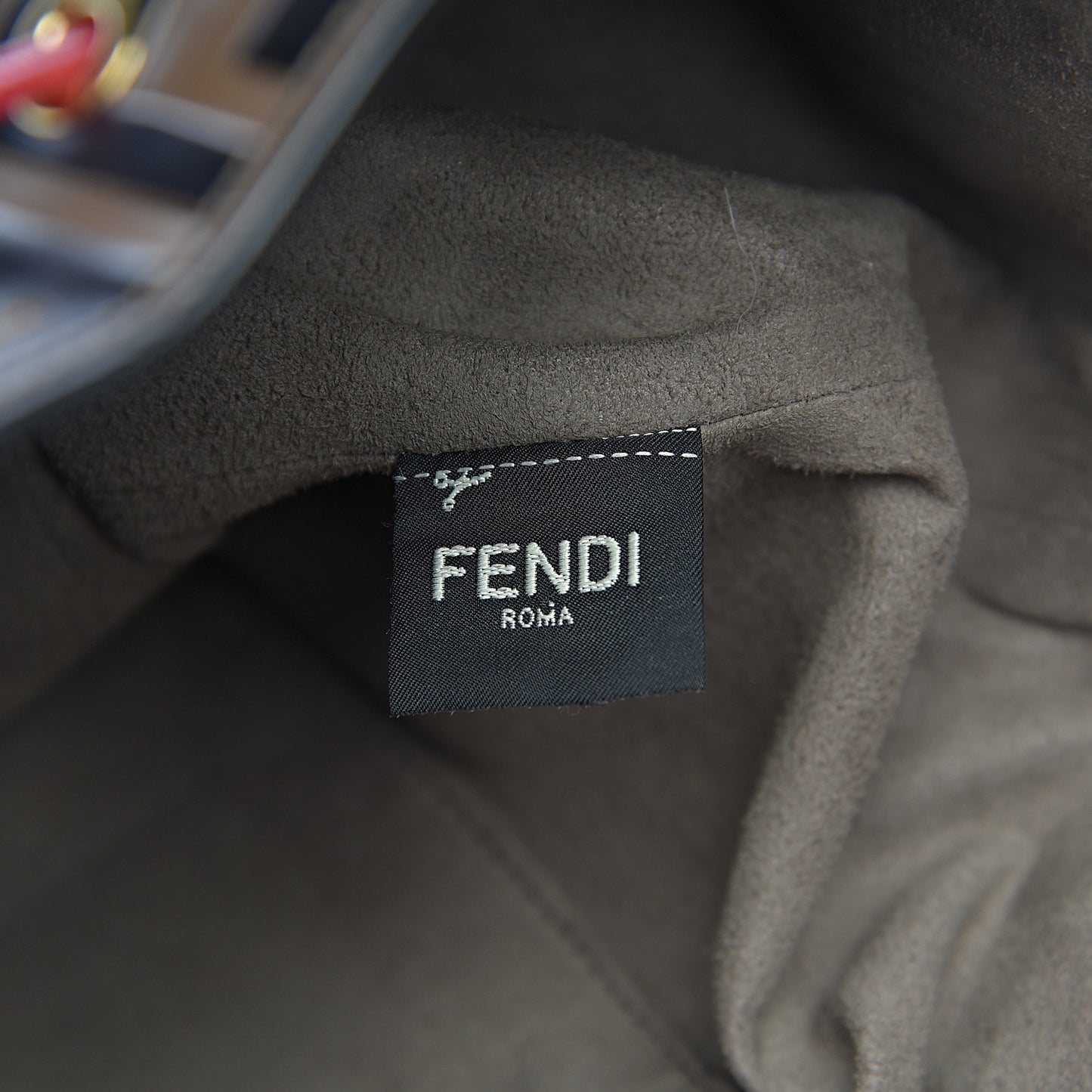Vitello Grace F is Fendi Bi-Color FF 1974 Embossed Grande Mon Tresor Bucket Bag Maya Black Fragola