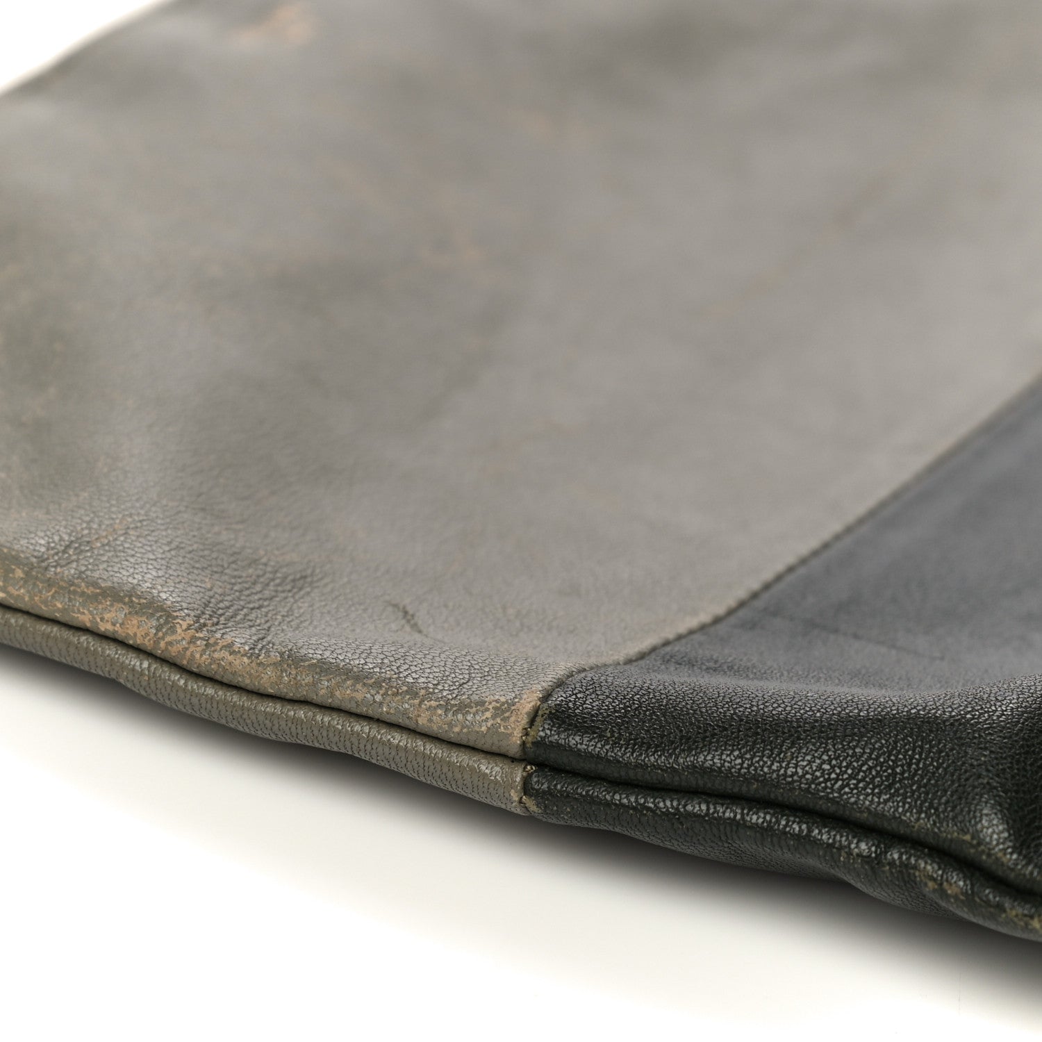 Celine Smooth Lambskin Bi-Color Solo Clutch Pouch Army Green 11 of 32