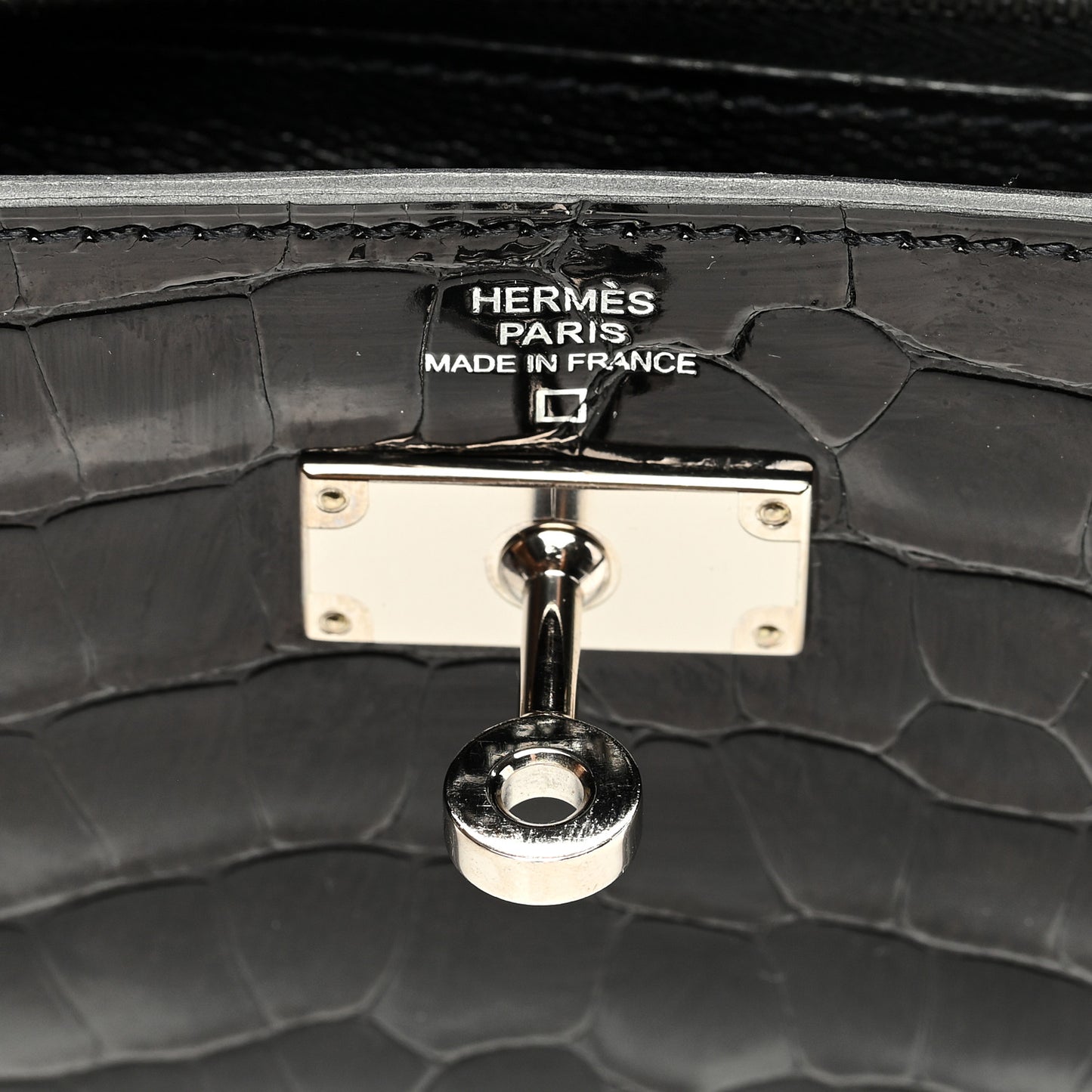 Shiny Alligator Kelly Longue Wallet Black