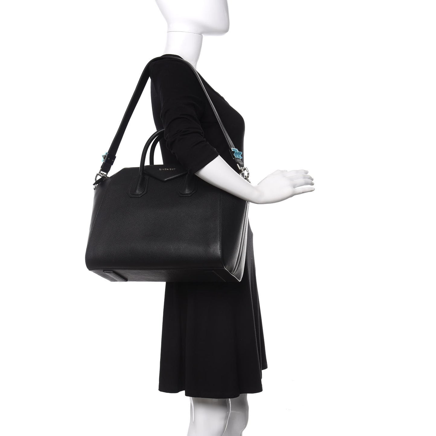 Sugar Goatskin Medium Antigona Black