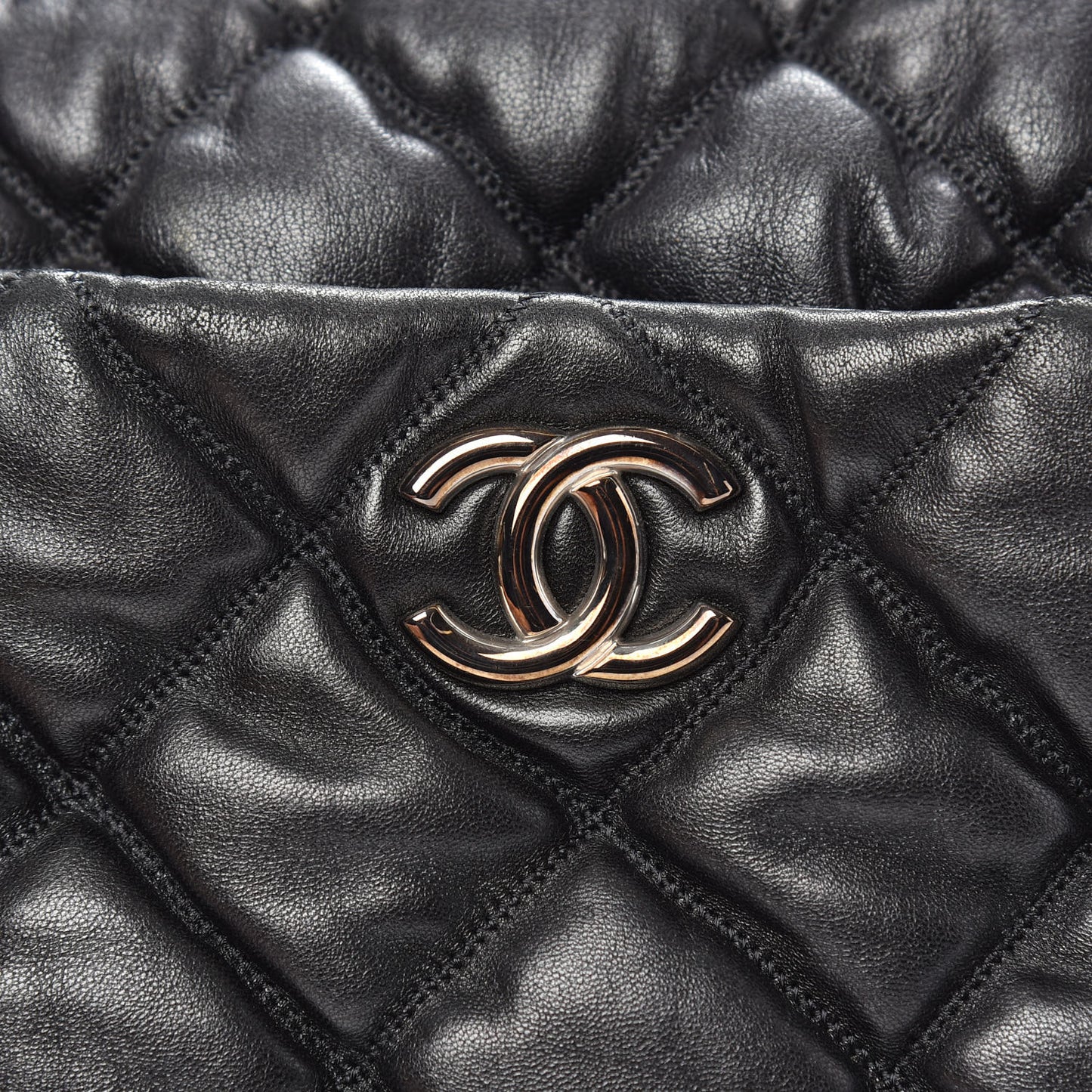 Lambskin Bubble Quilt Camera Case Black