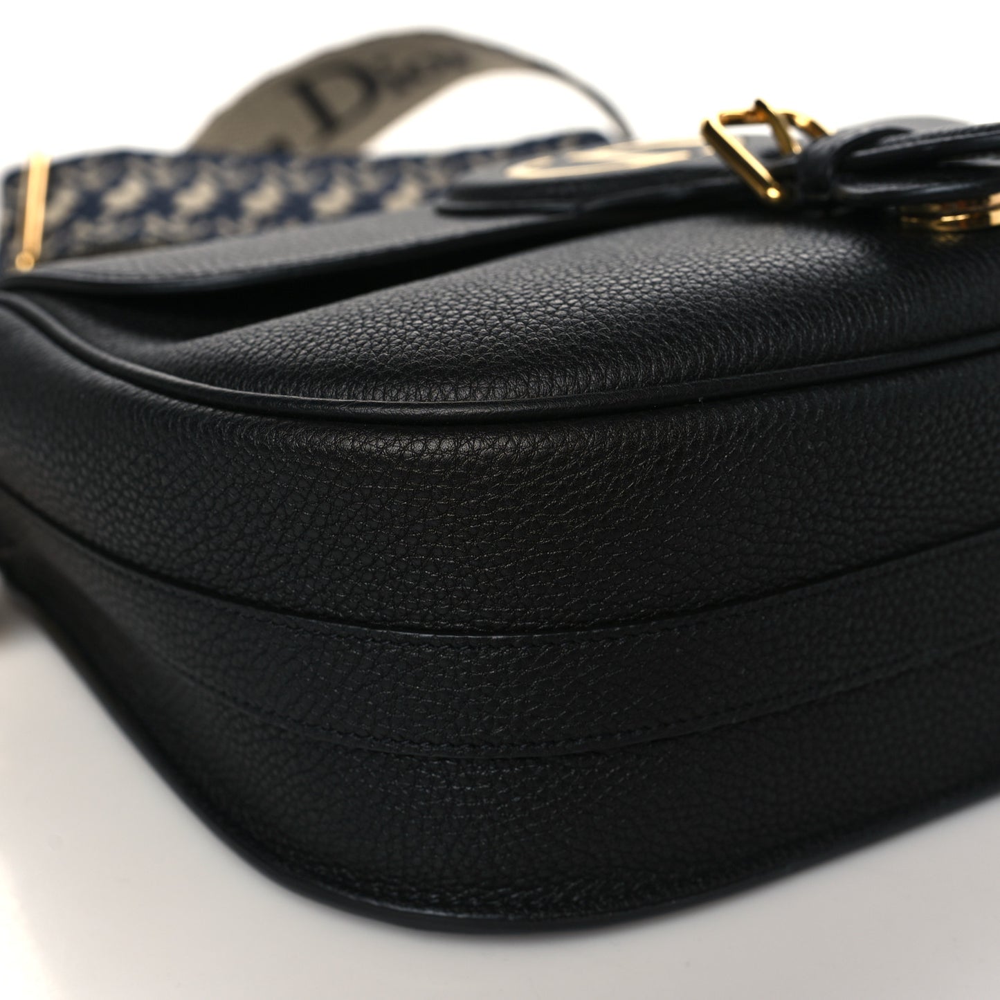 Grained Calfskin Large Bobby Flap Black