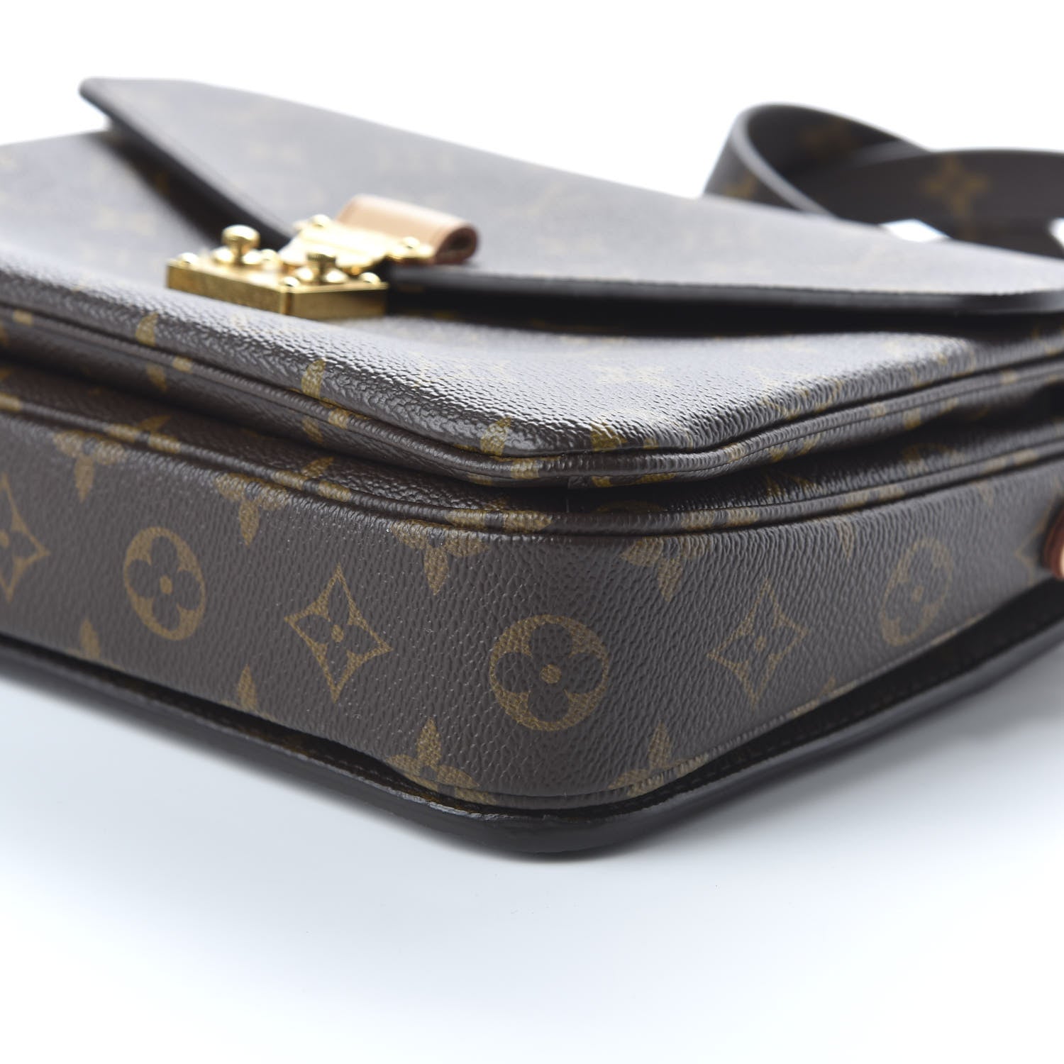 Louis Vuitton Monogram Pochette Metis 7 of 9