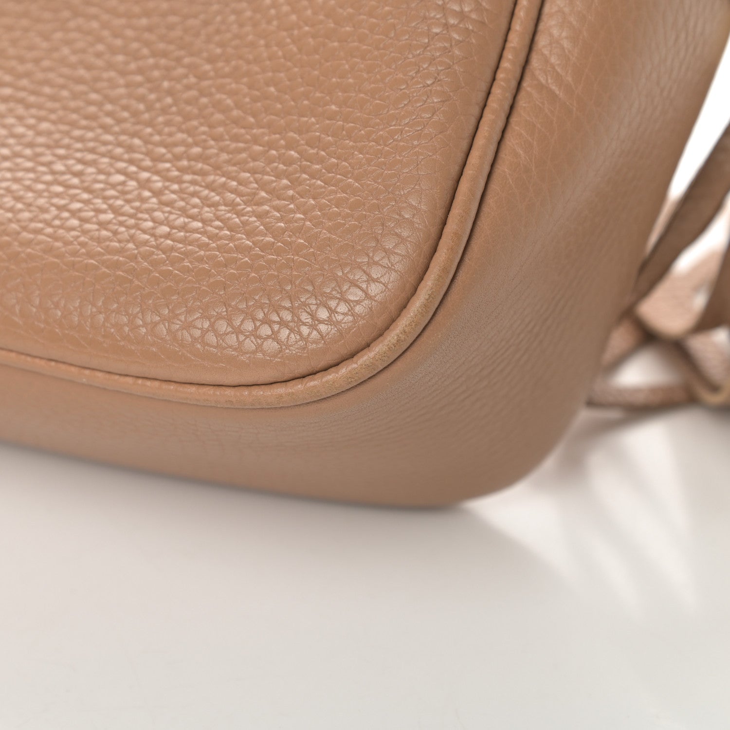 Gucci Pebbled Calfskin Small Soho Disco Bag Camelia 11 of 15