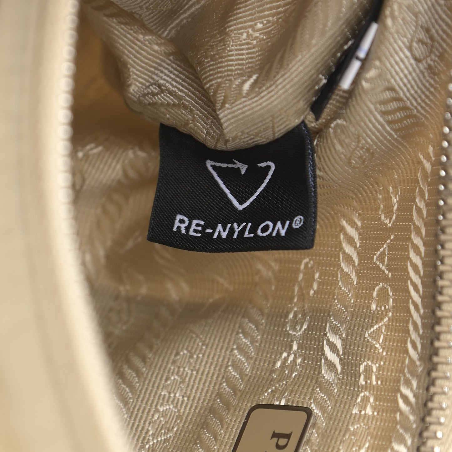 Re-Nylon Saffiano Re-Edition 2005 Shoulder Bag Deserto