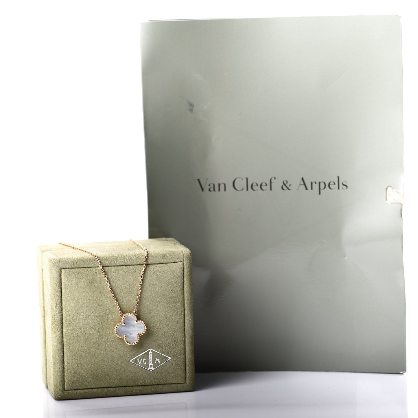 18K Yellow Gold Mother of Pearl Vintage Alhambra Pendant Necklace