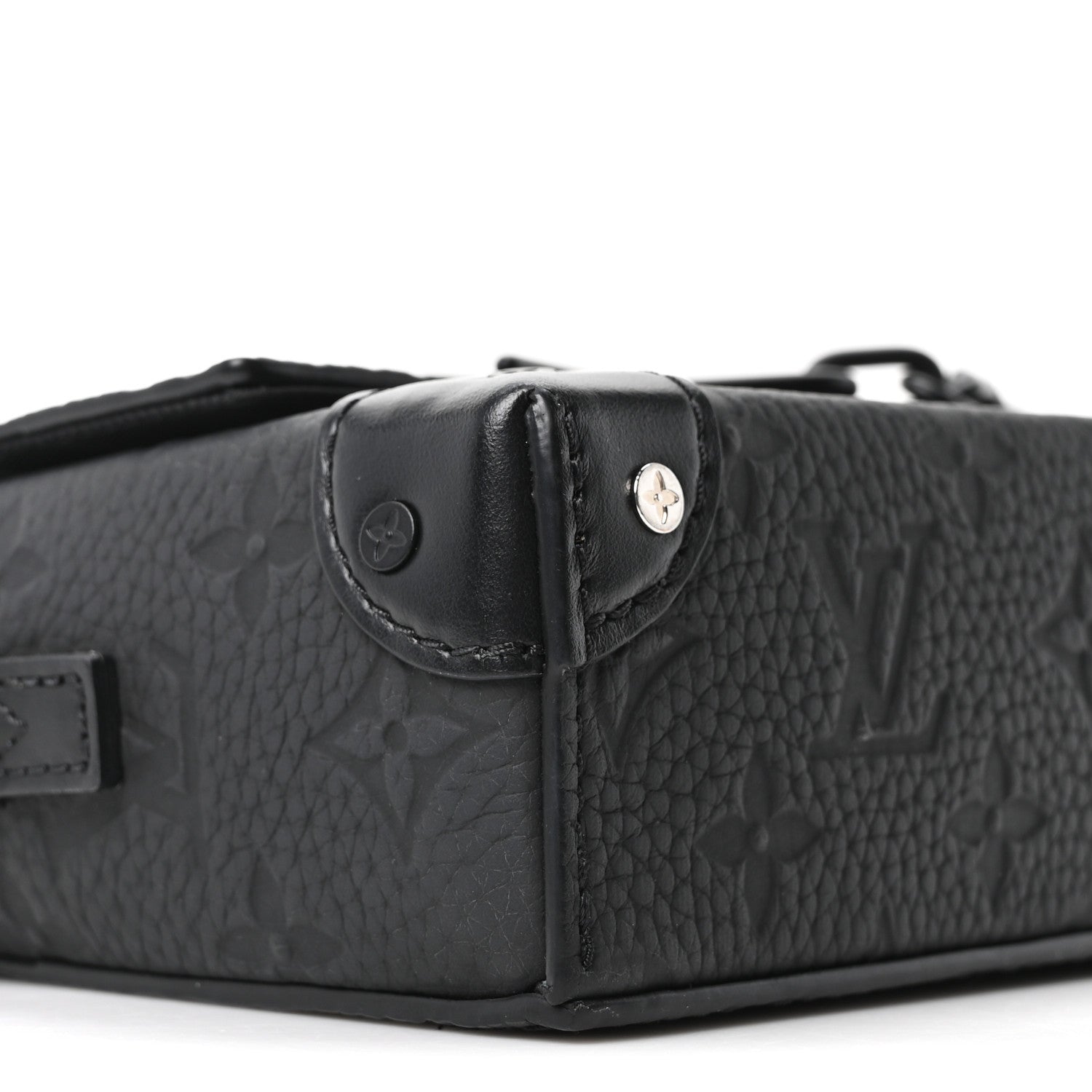 Louis Vuitton Taurillon Monogram Steamer Wearable Wallet Black 8 of 9