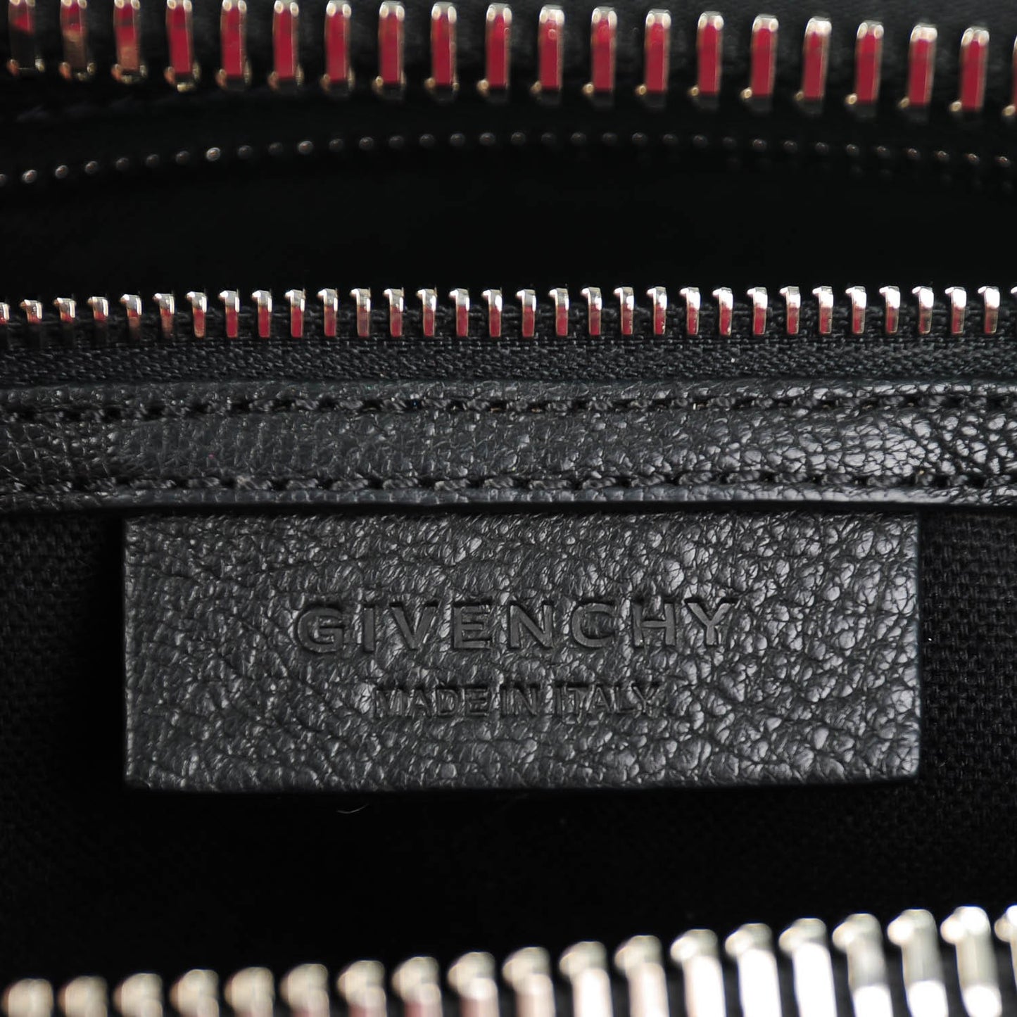 Sugar Goatskin Medium Antigona Black
