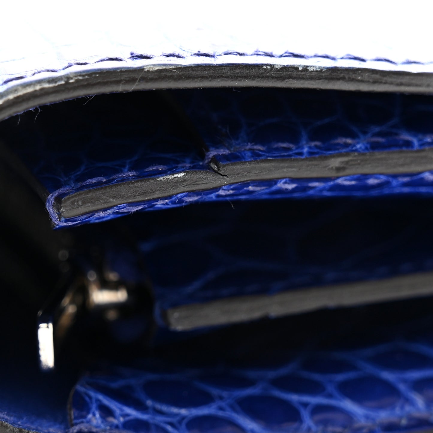 Shiny Alligator Constance Long Wallet Bleu Electric