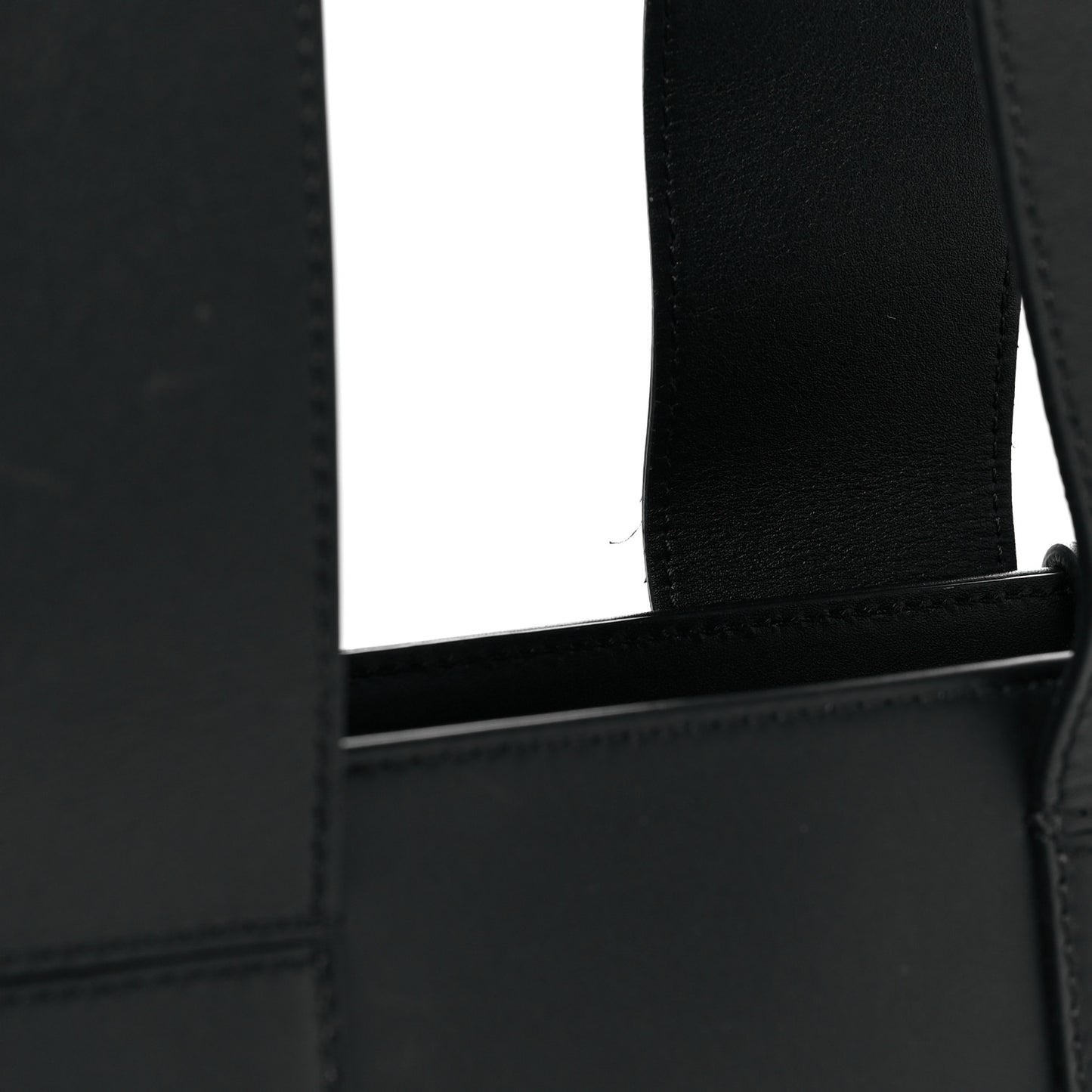 Calfskin Medium Woody Tote Black