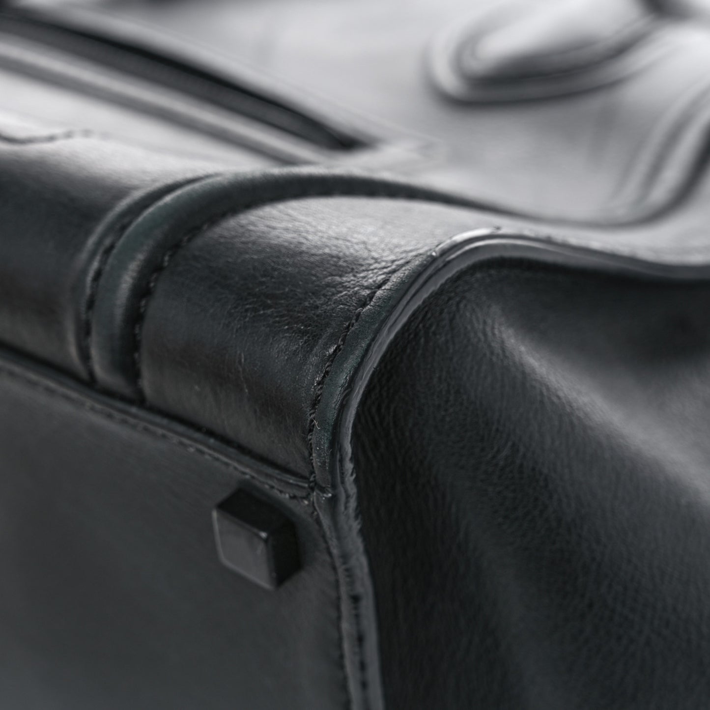Supple Calfskin Medium Phantom Luggage Black