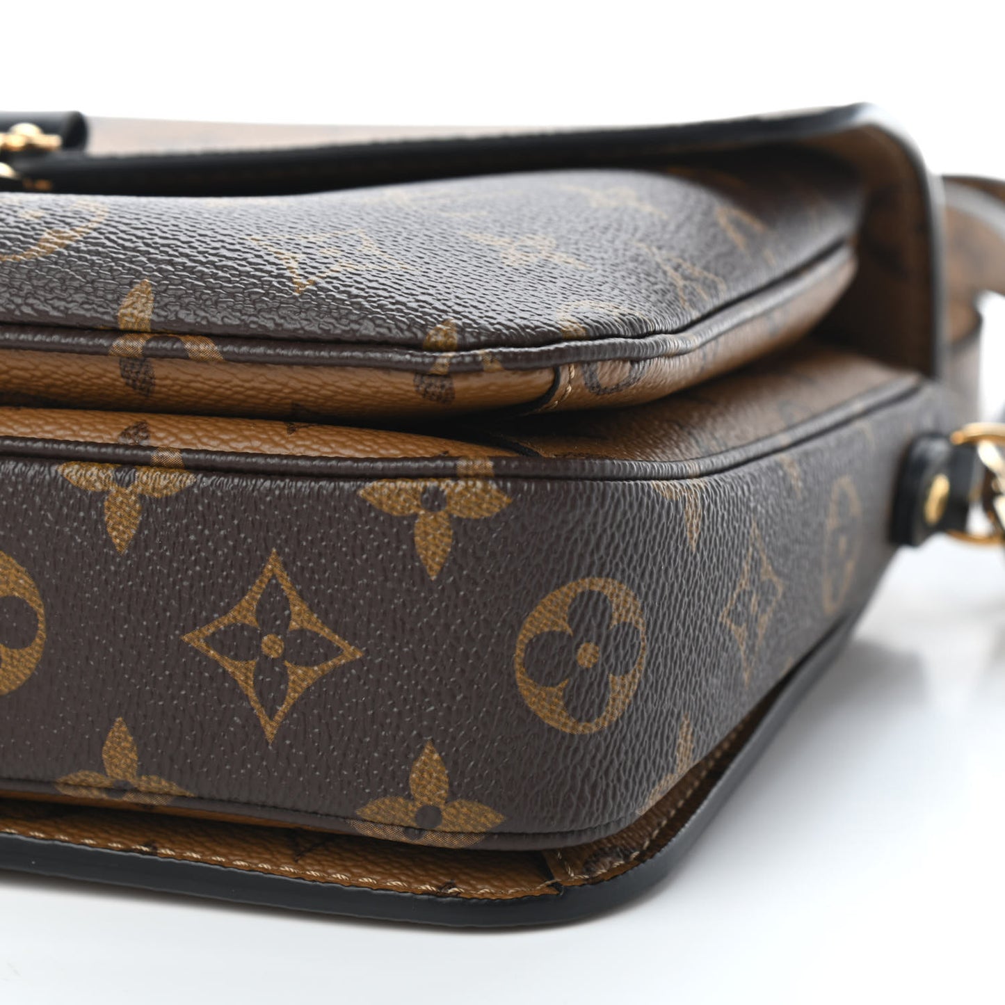 Reverse Monogram Pochette Metis