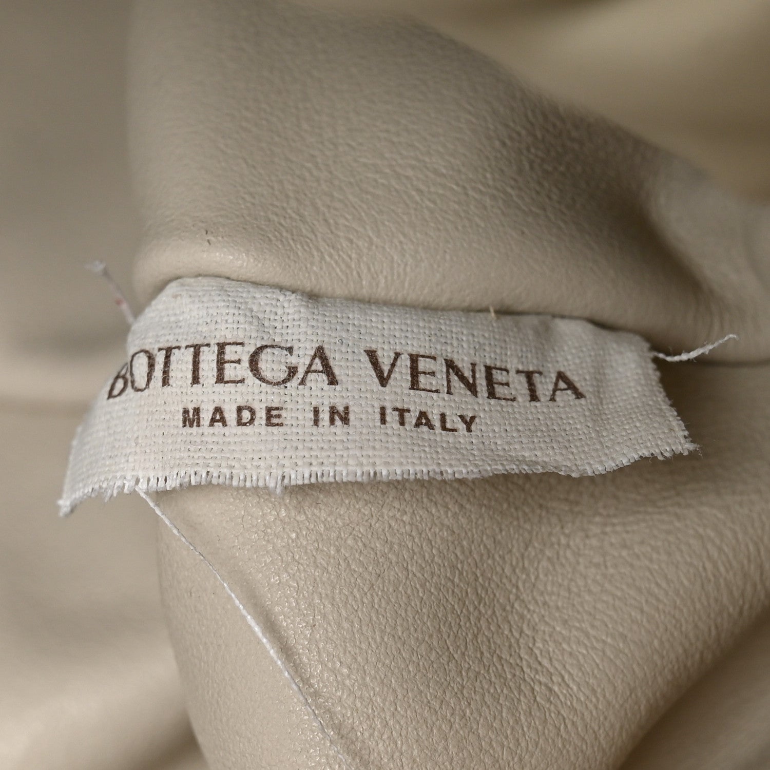 Bottega Veneta Calfskin The Pouch Chain Plaster 8 of 11