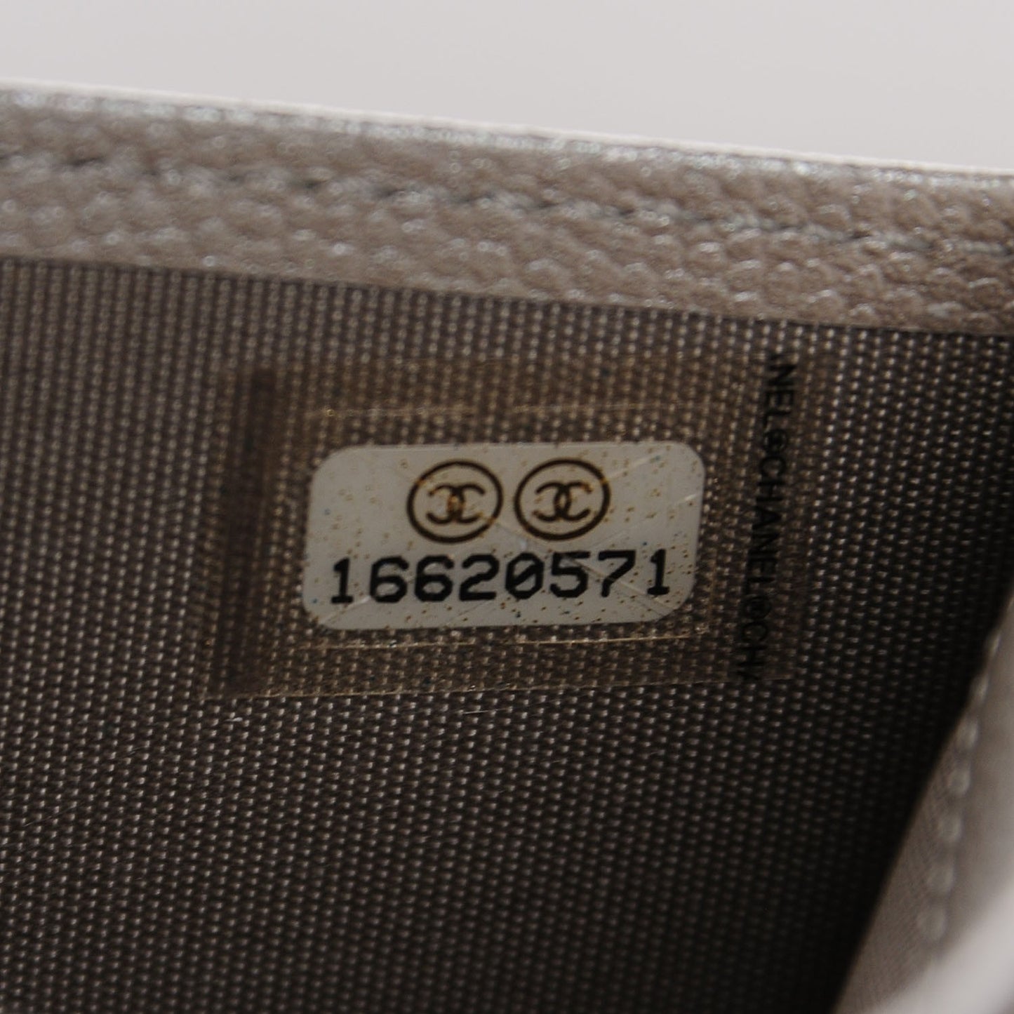 Caviar Sevruga Yen Wallet Silver