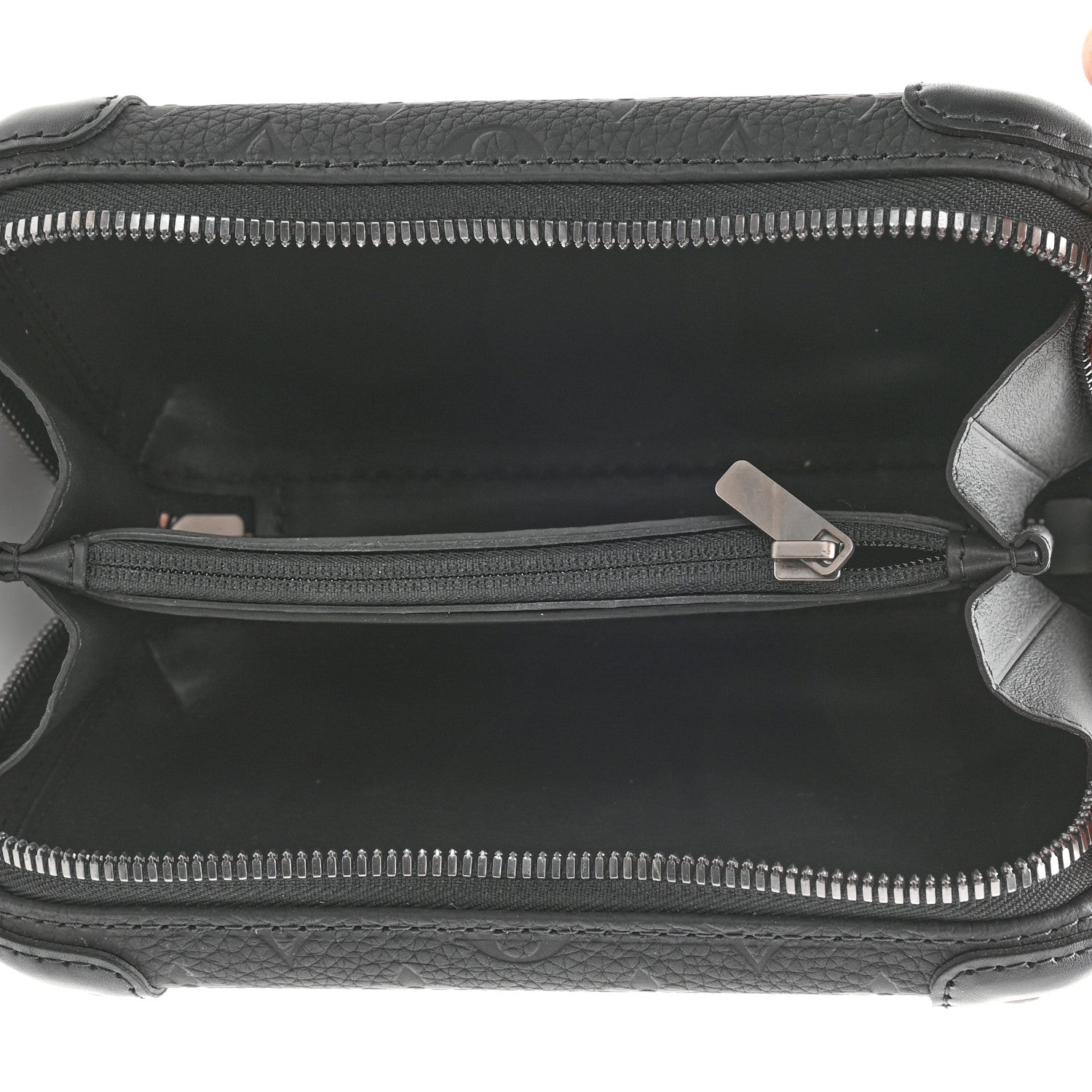 Louis Vuitton Taurillon Monogram Horizon Clutch Black 5 of 7