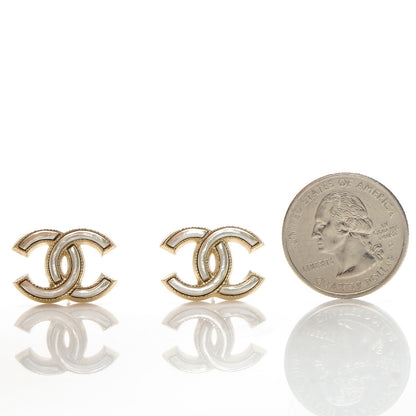 Chanel Pearl CC Earrings Gold Pearly White 2 of 5