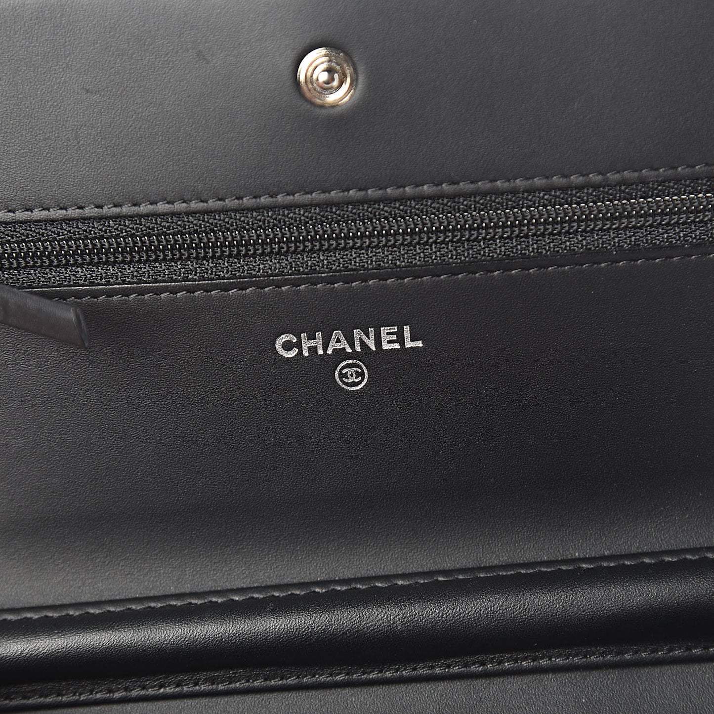 Patent Quilted Wallet On Chain WOC Black
