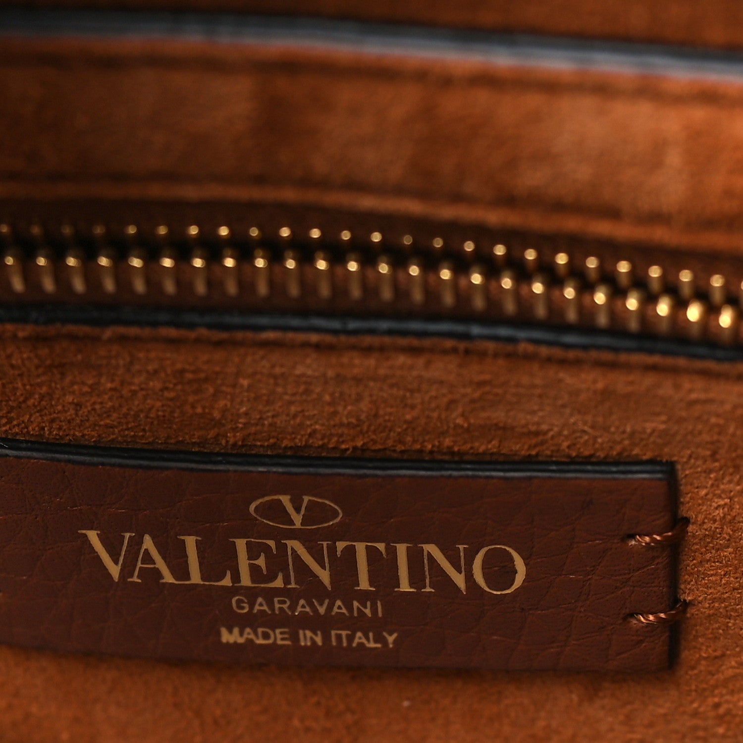 Valentino Garavani Grained Calfskin Medium Roman Stud Shoulder Bag Selleria 6 of 9