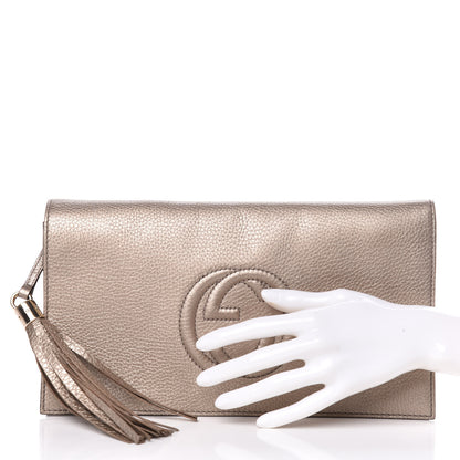 Gucci Metallic Pebbled Calfskin Medium Soho Clutch Golden Beige 2 of 10