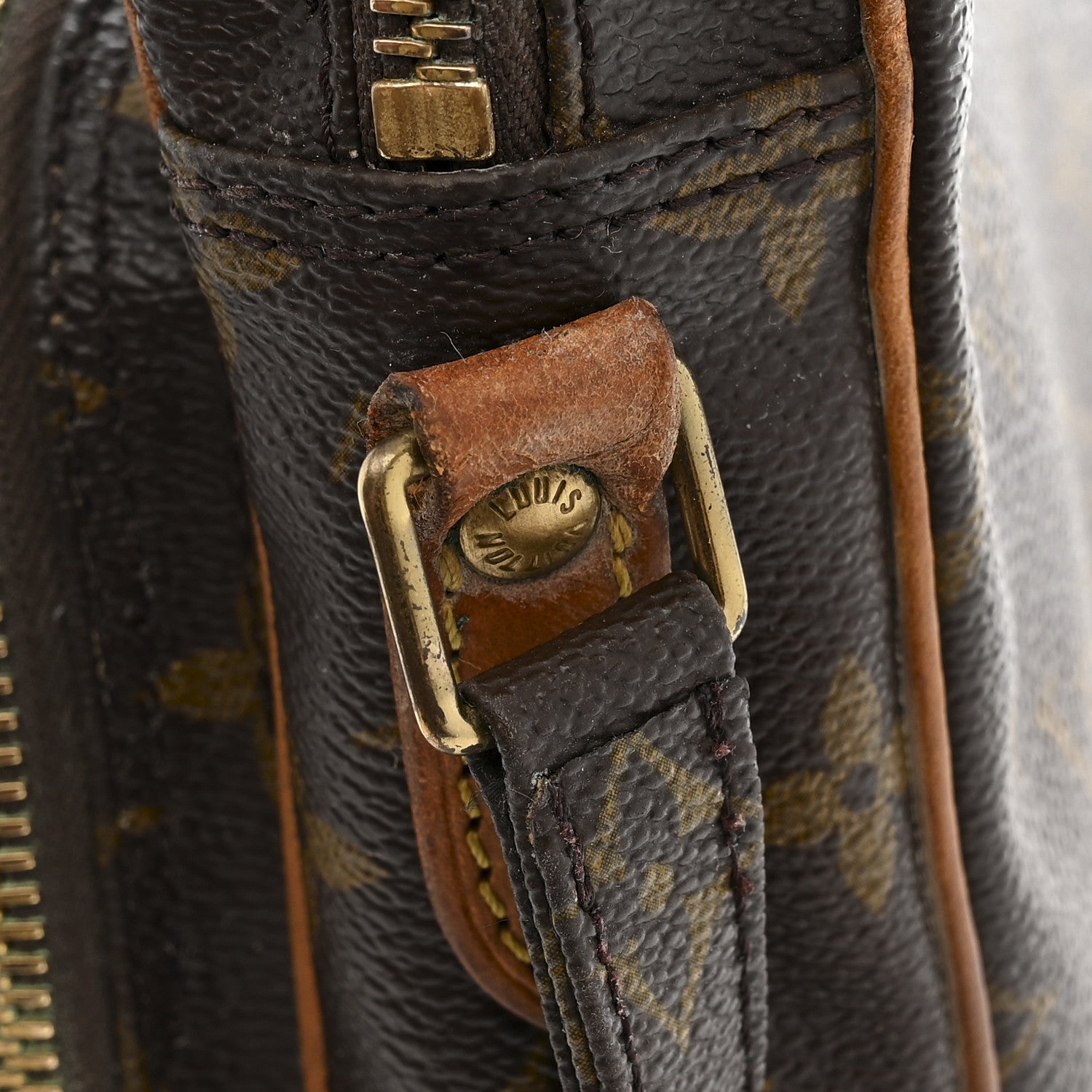 Louis Vuitton Monogram Amazone 25 of 25