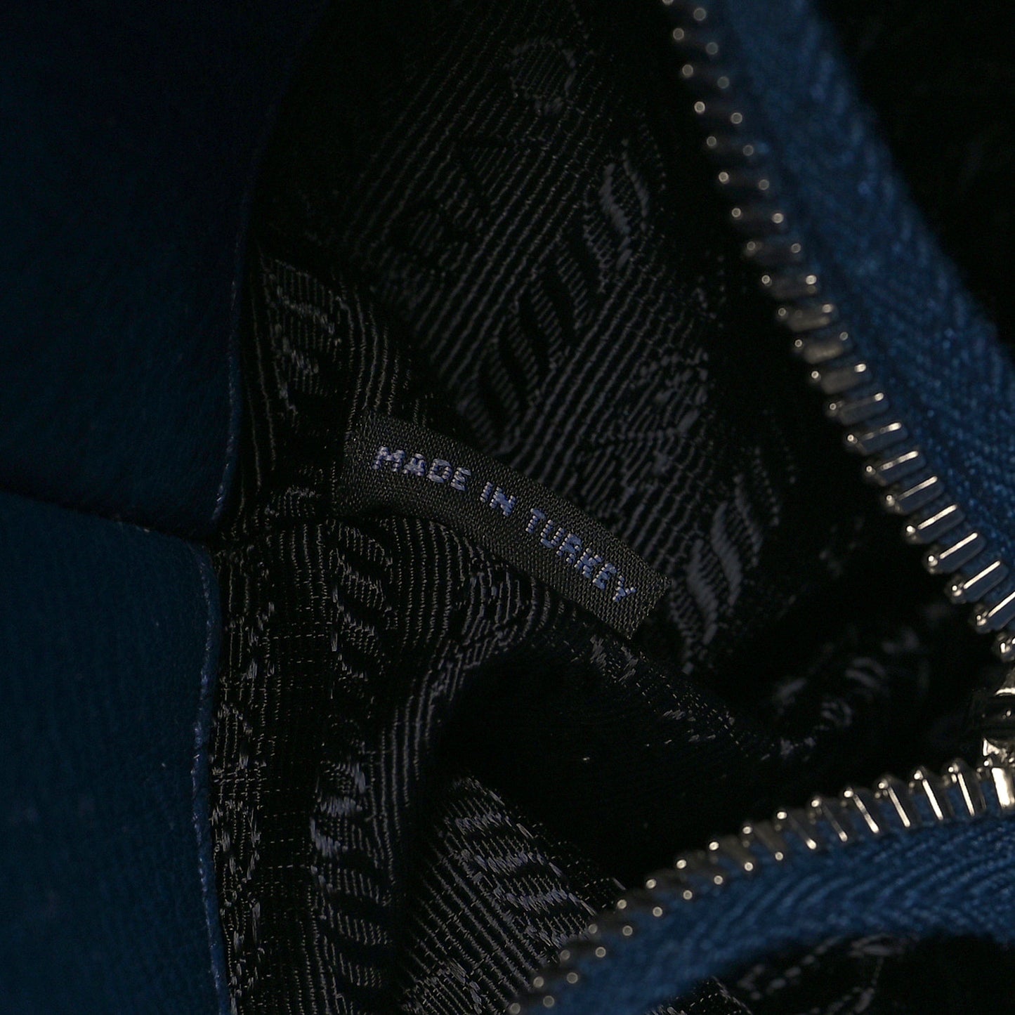 Vitello Phenix Logo Hobo Bluette
