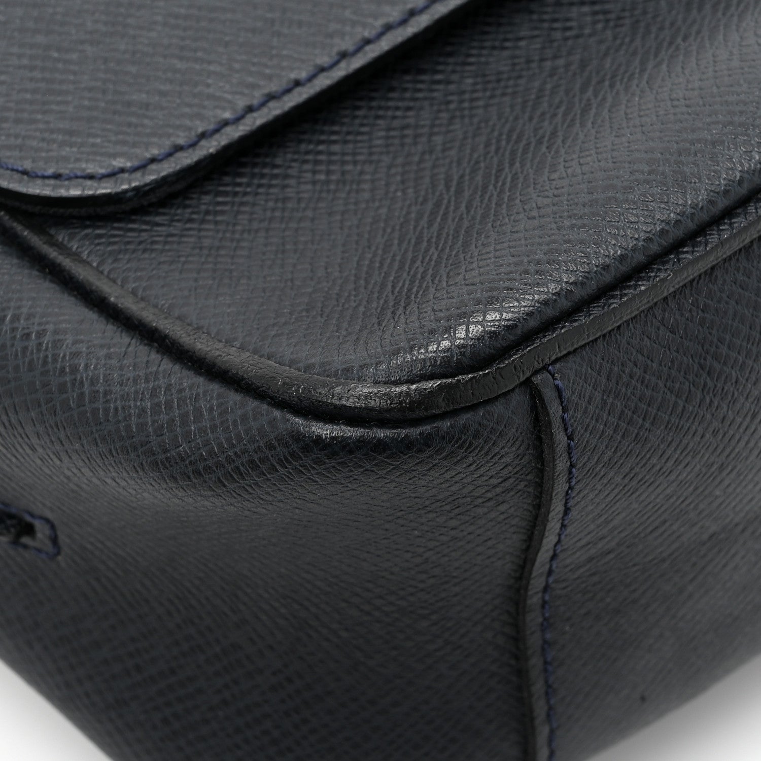 Louis Vuitton Taiga Roman MM Messenger Black 10 of 14
