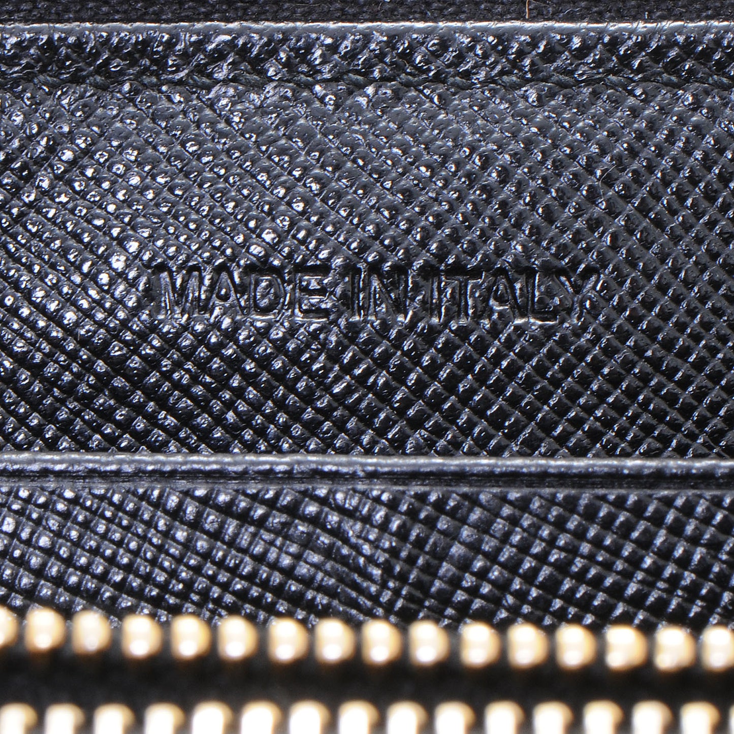 Saffiano Metal Zip Around Wallet Nero Black