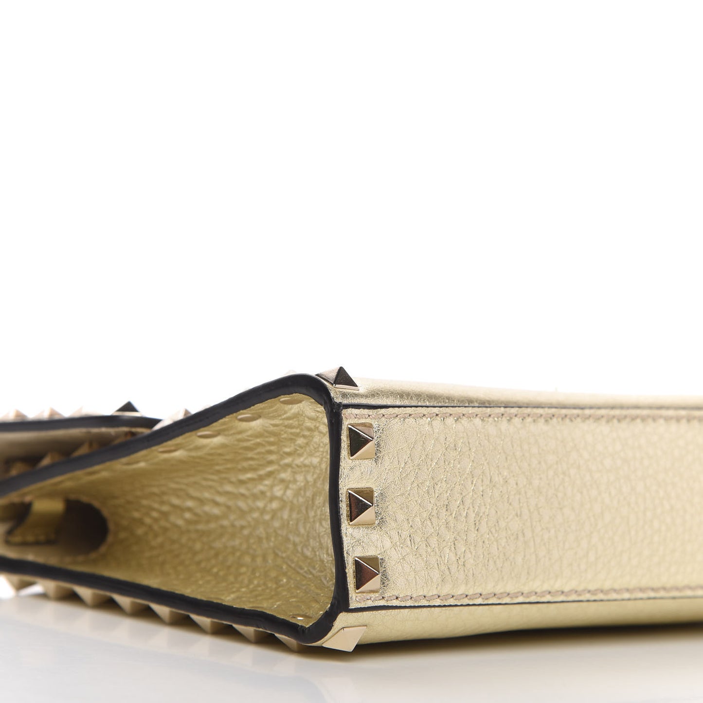 Metallic Pebbled Calfskin Medium Rockstud Flip Lock Crossbody Bag Platino