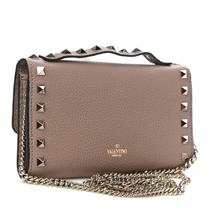 Valentino Garavani Pebbled Calfskin Rockstud Flip Lock Wallet On Chain Poudre 3 of 9