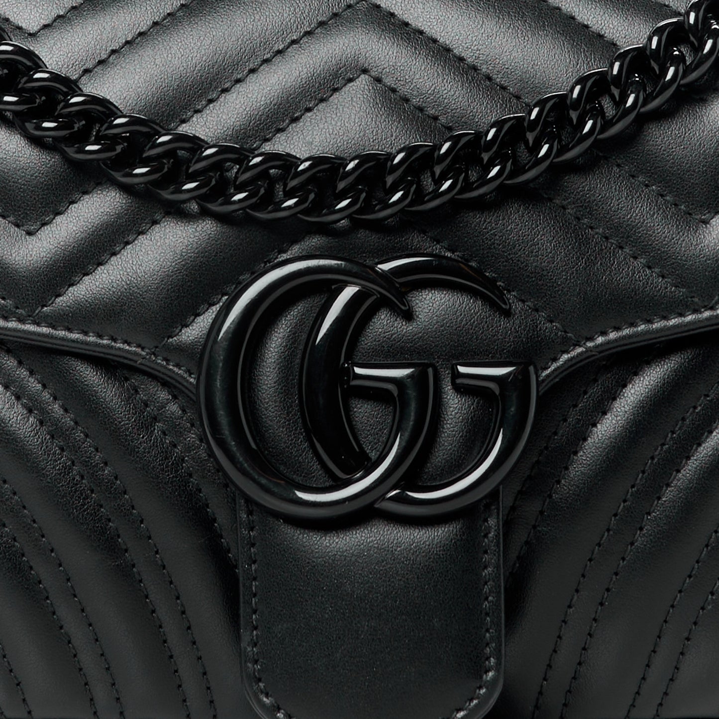 Calfskin Matelasse Monochrome Small GG Marmont Shoulder Bag Black