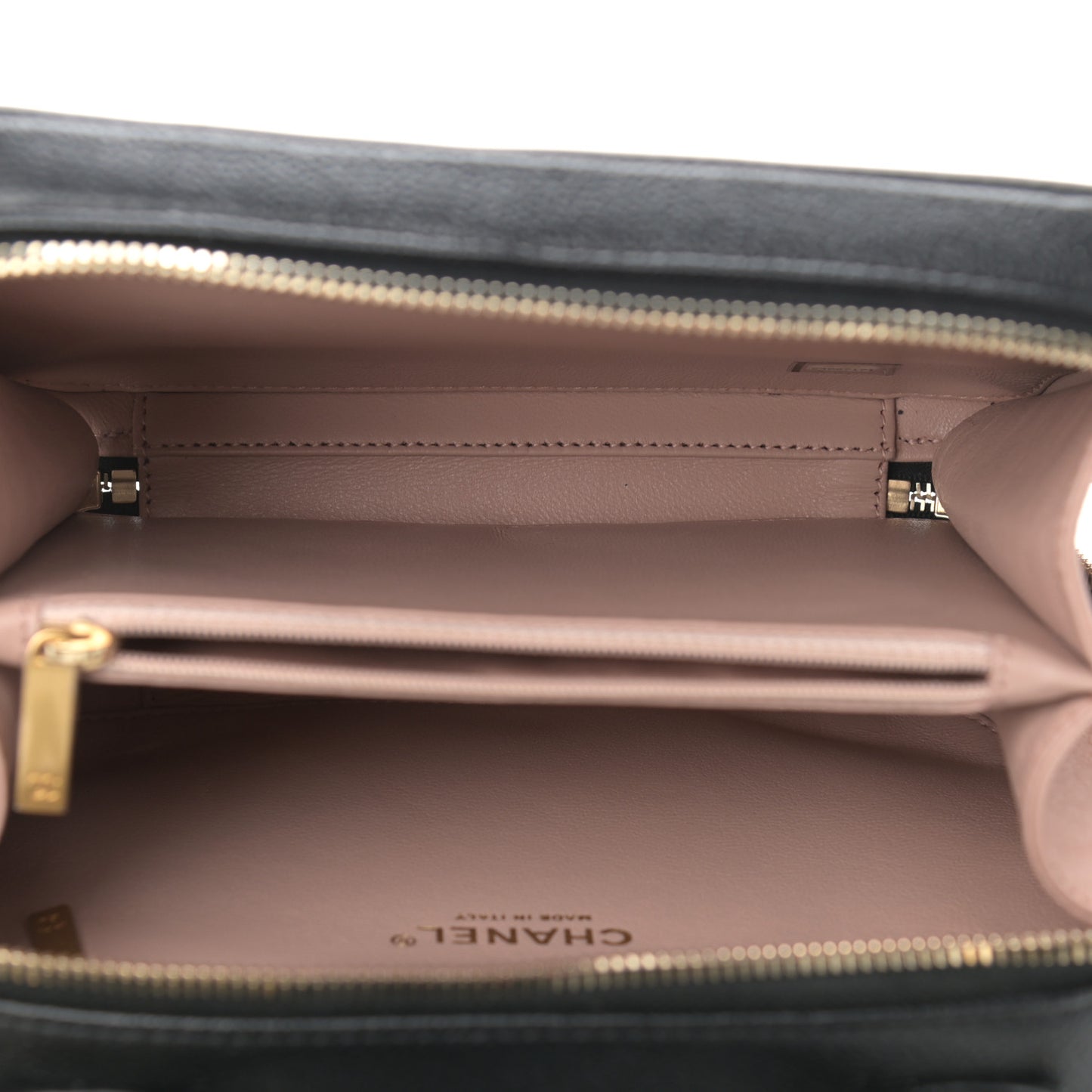 Caviar Quilted Medium CC Filigree Vanity Case Black