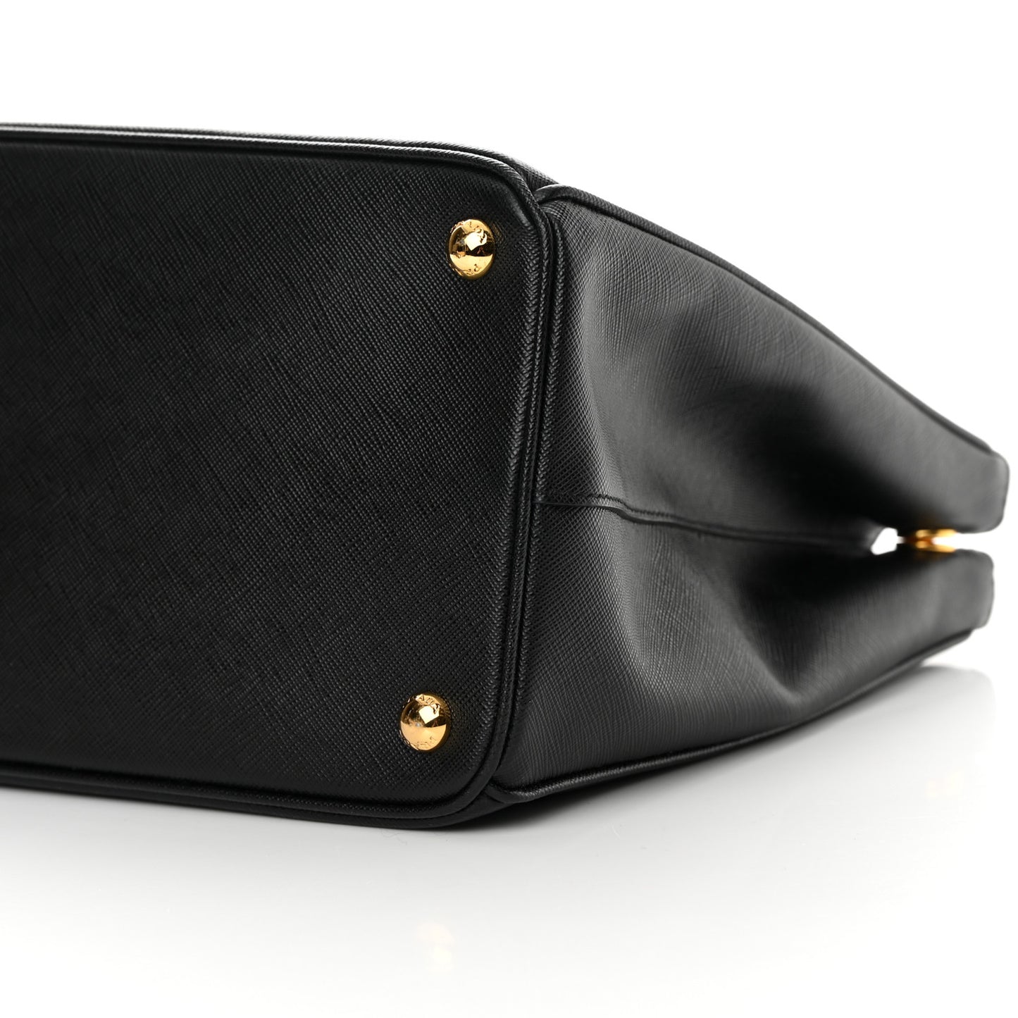 Saffiano Medium Galleria Double Zip Tote Black