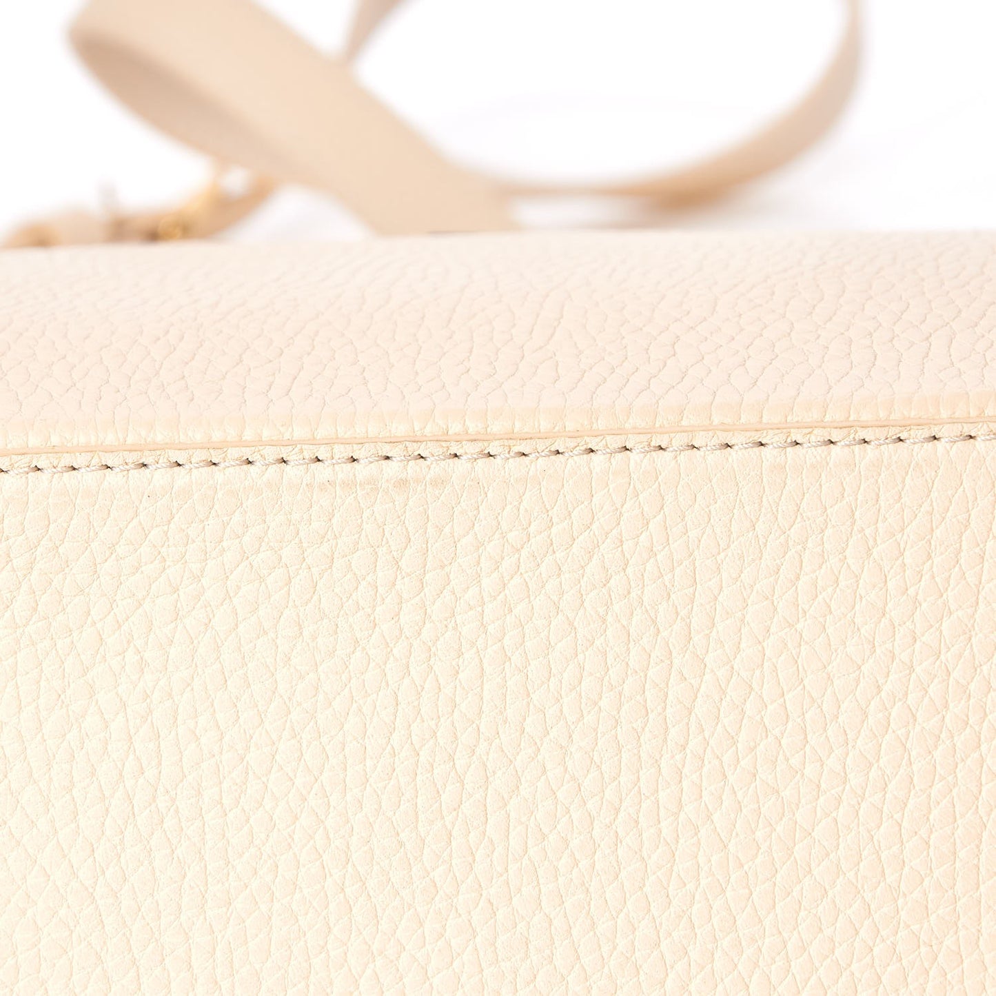 Taurillon Capucines PM Creme Black