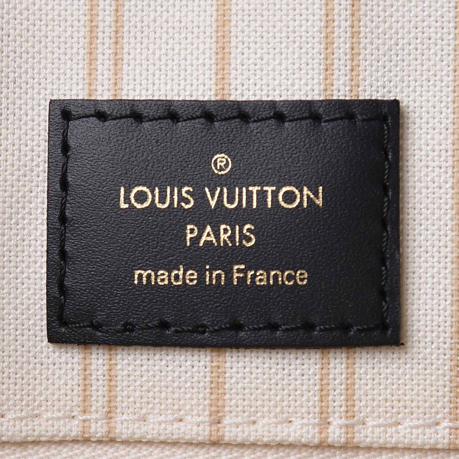 Louis Vuitton Monogram Giant Jungle Onthego GM Ivory 8 of 9