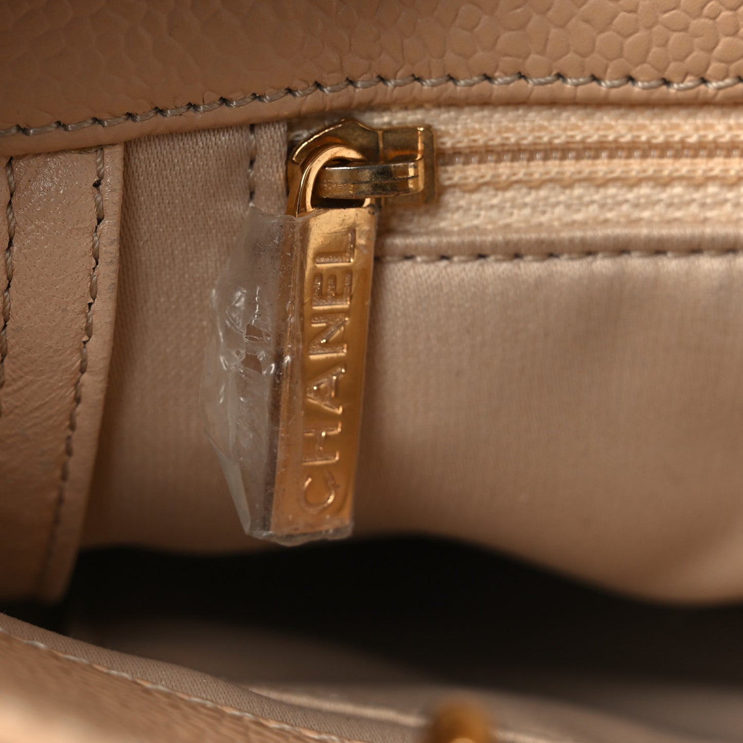 Caviar Quilted Petit Shopping Tote PST Beige Clair