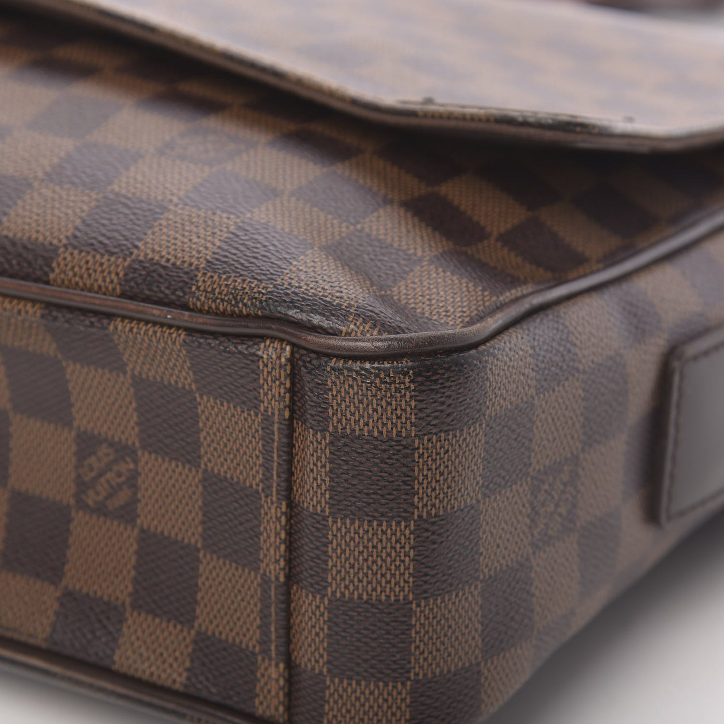 Damier Ebene Shelton MM