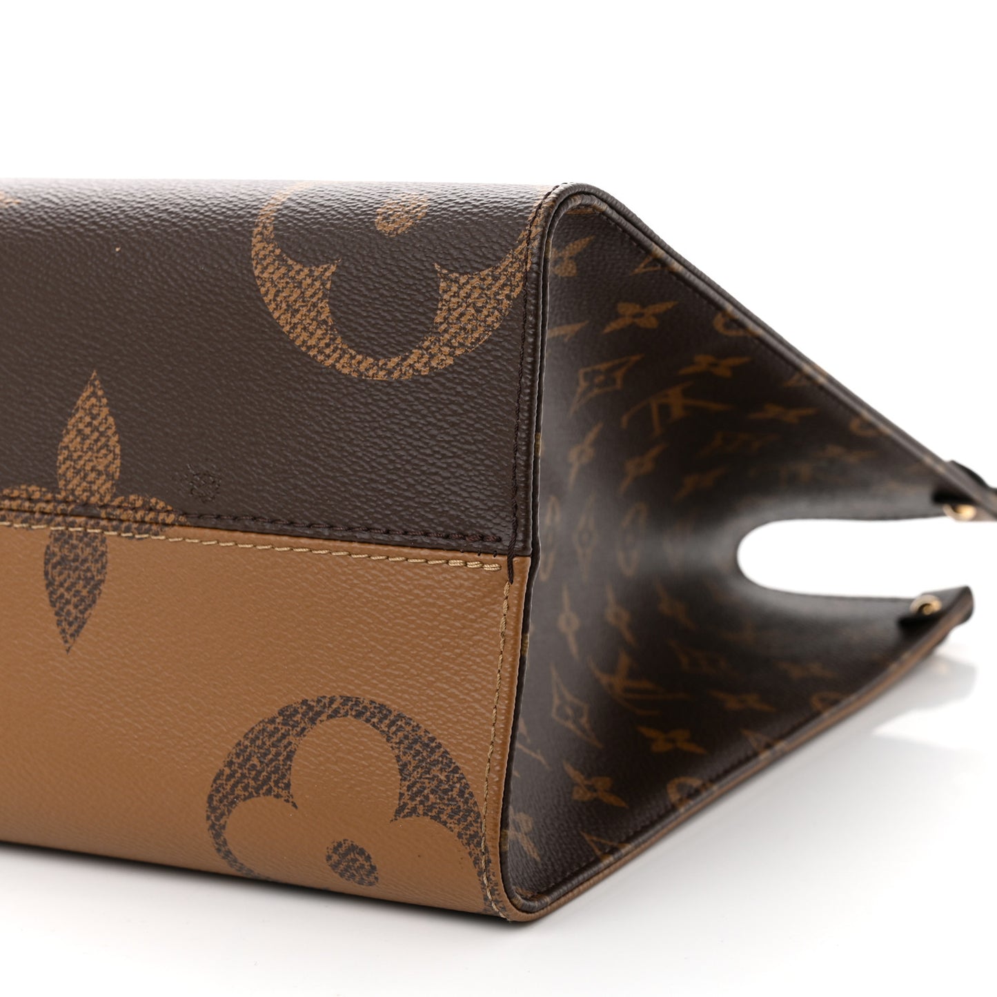 Reverse Monogram Giant Onthego MM
