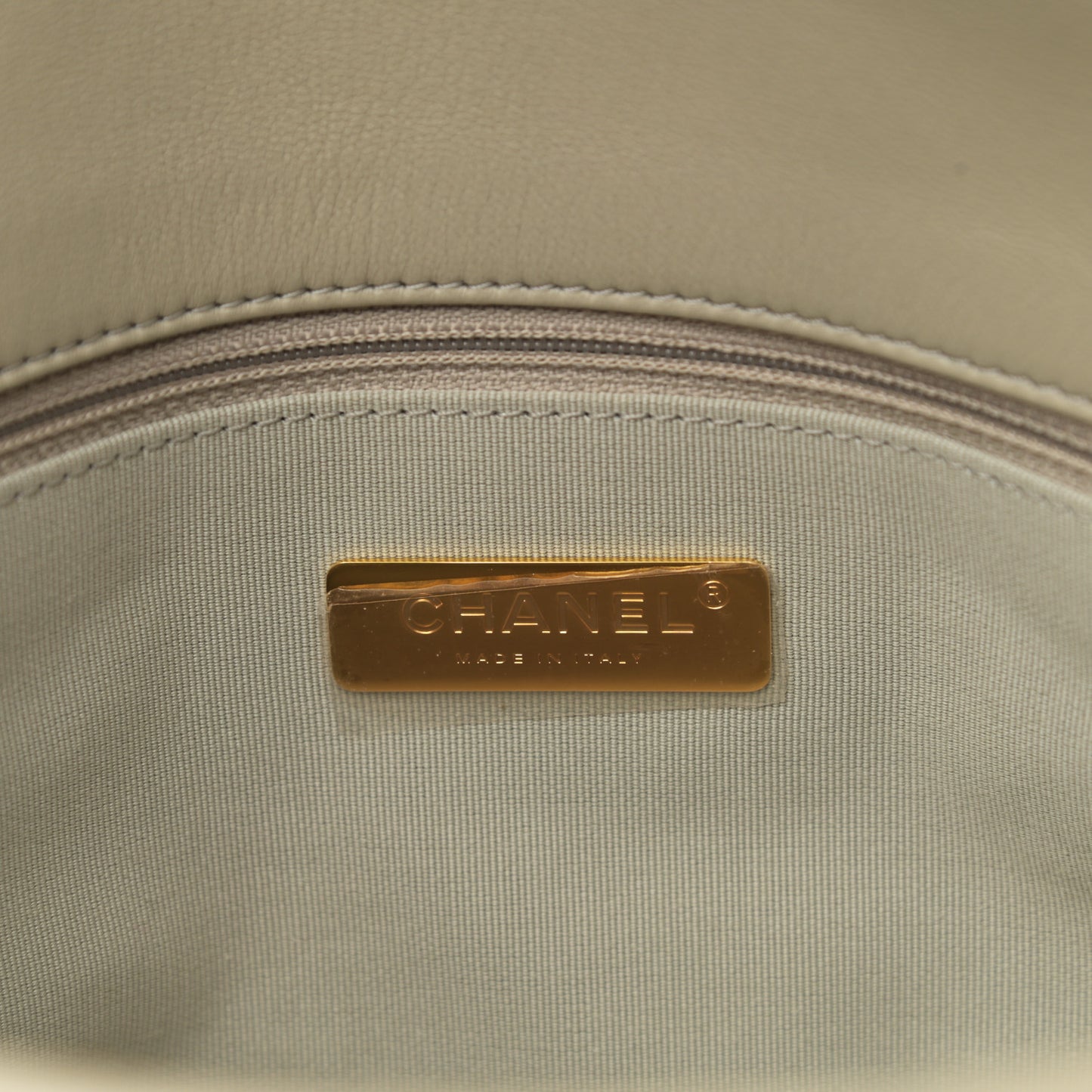 Lambskin Quilted Medium Chanel 19 Flap Grey