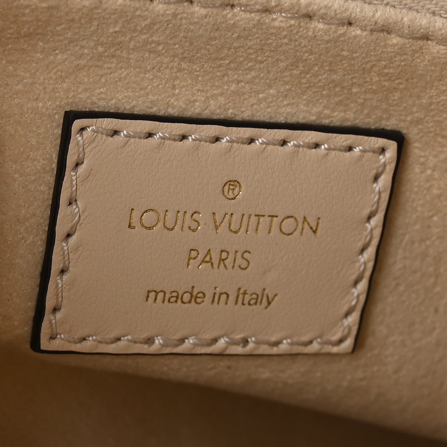 Louis Vuitton Empreinte Monogram Giant Onthego PM Cream Beige 6 of 10