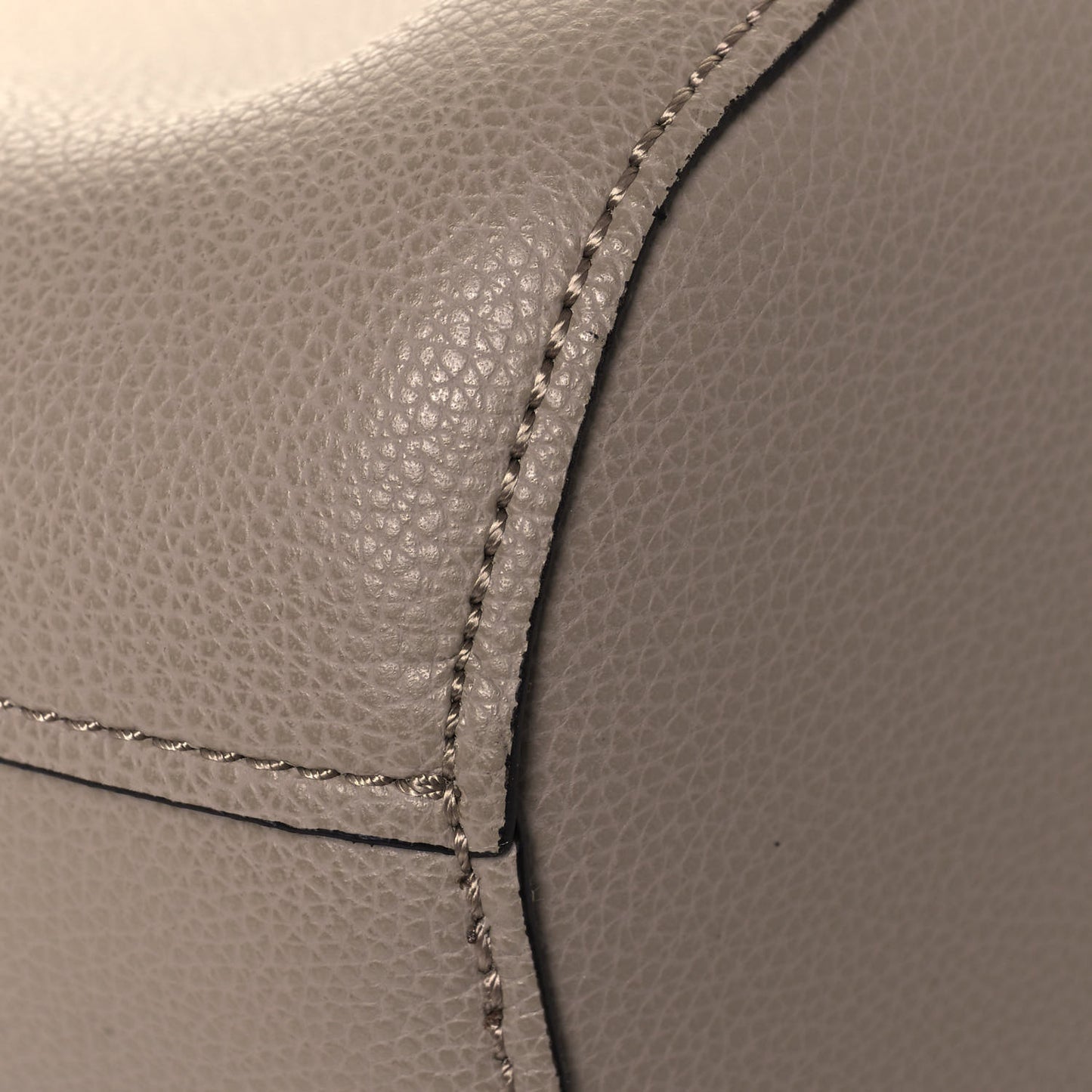 Smooth Grained Calfskin Medium Aby Tote Motty Grey