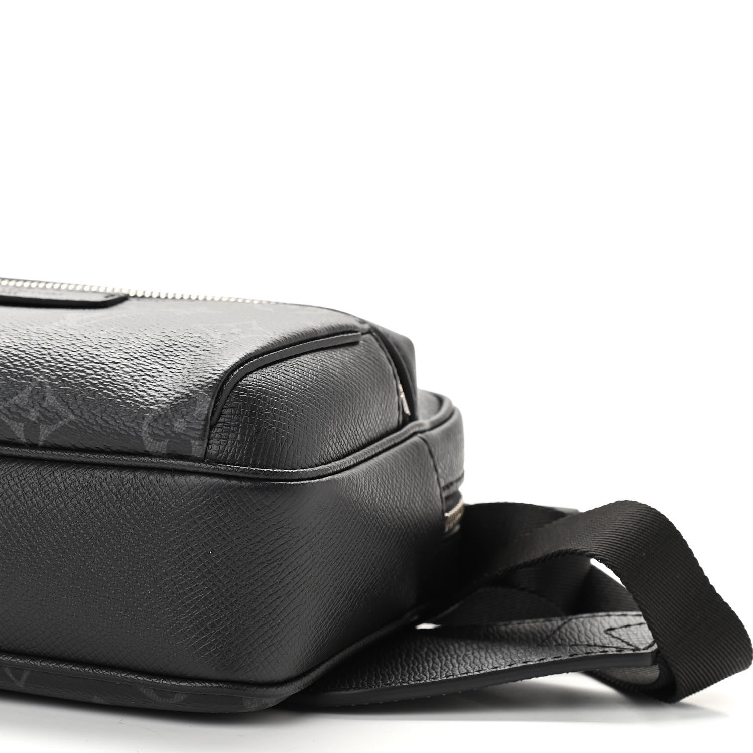 Louis Vuitton Taiga Monogram Outdoor Bumbag Black 9 of 10
