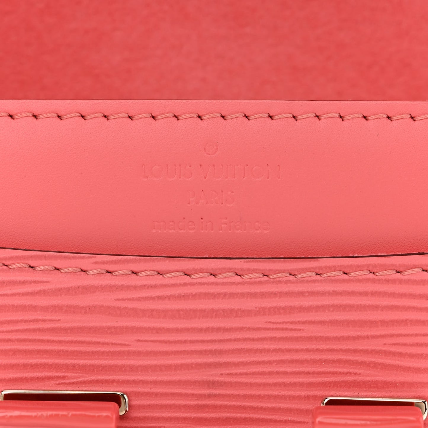 Epi Louise Strap PM Corail